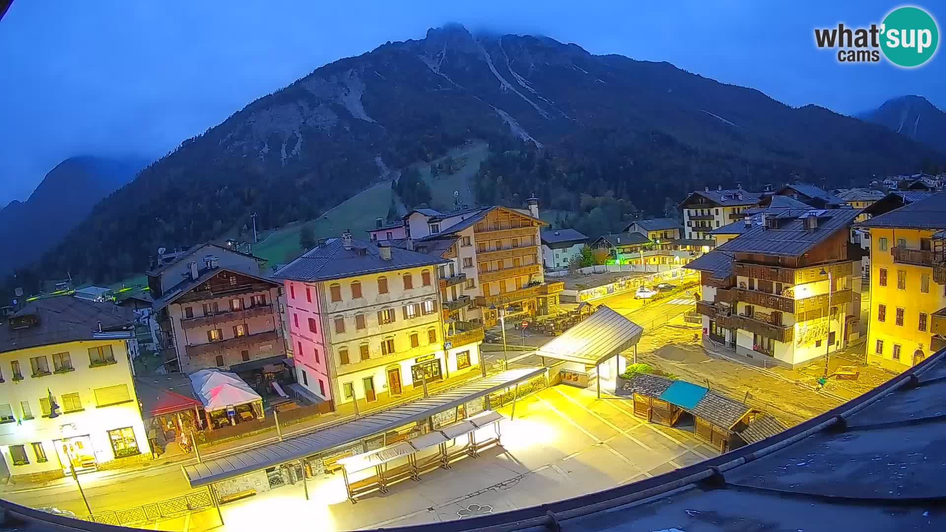 Plaza principal de Forni di Sopra