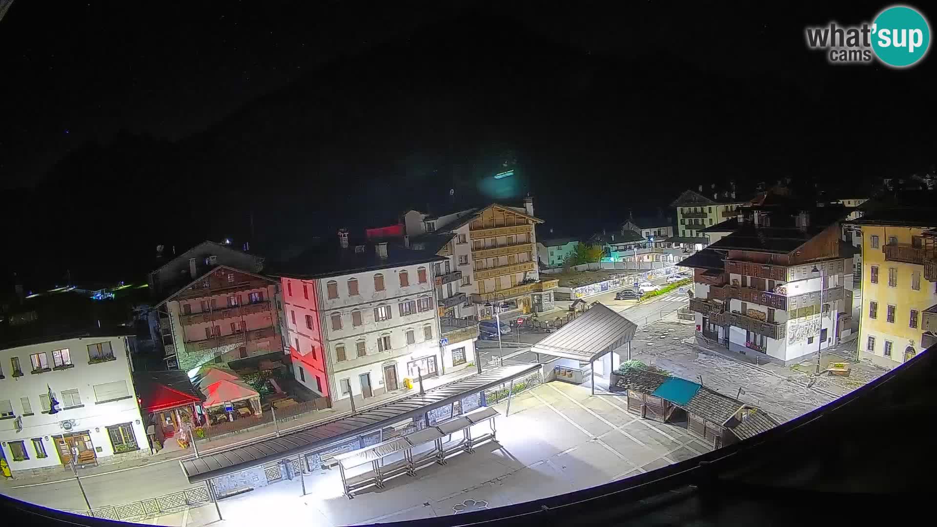 Plaza principal de Forni di Sopra