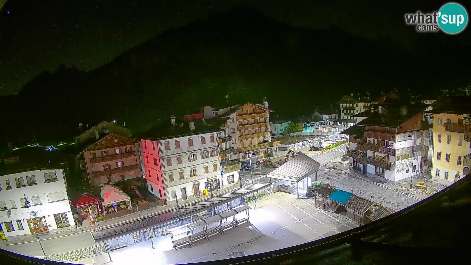 Plaza principal de Forni di Sopra