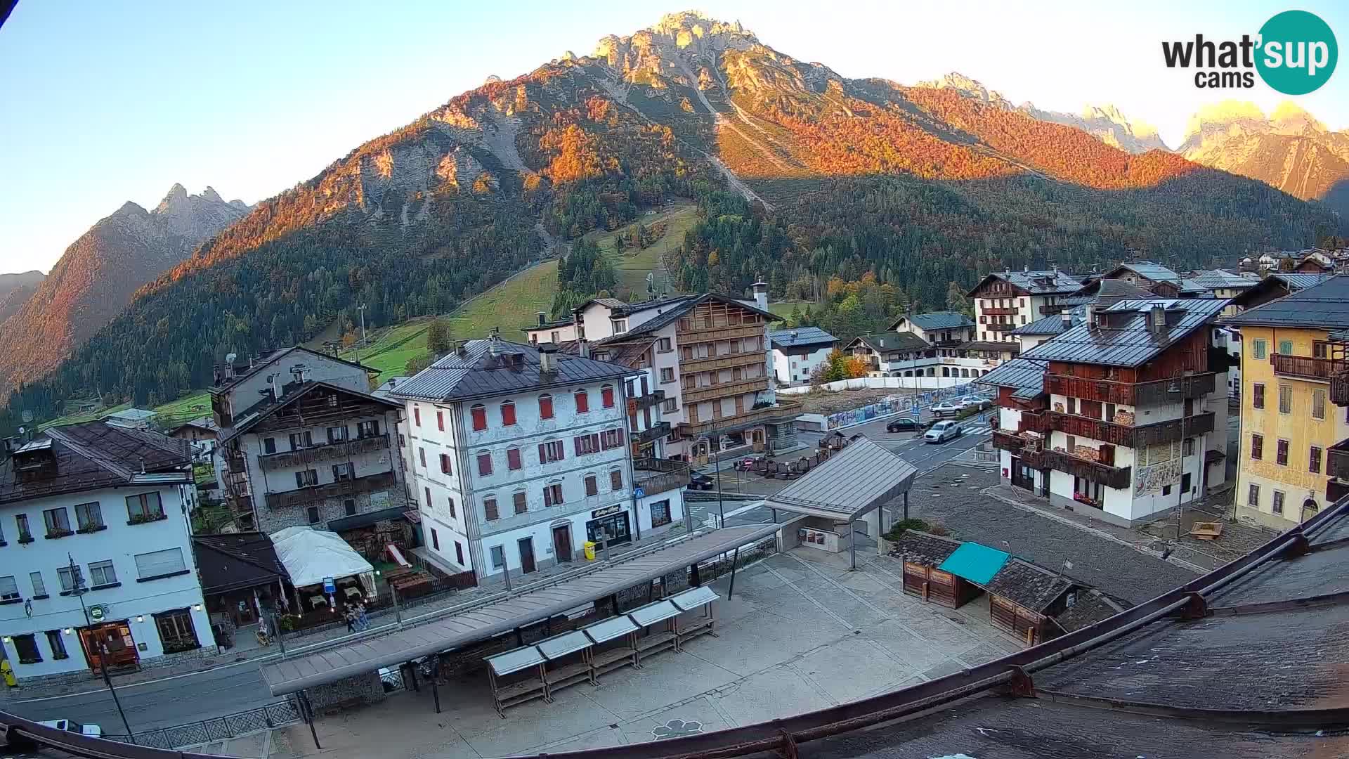 Piazza centrale di Forni di Sopra