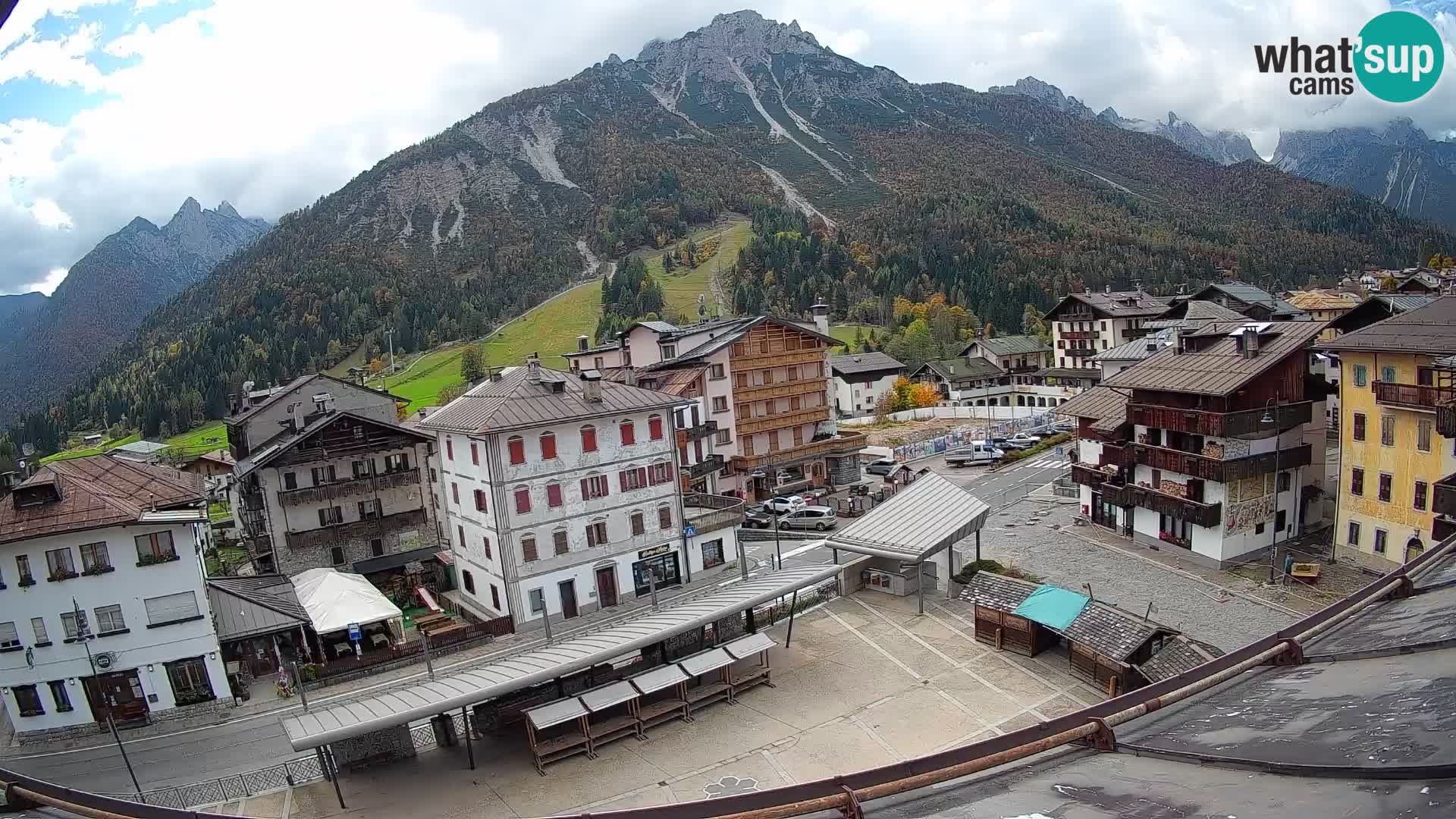 Piazza centrale di Forni di Sopra