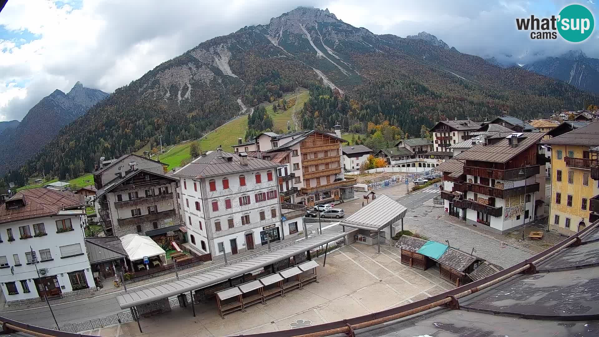 Hauptplatz von Forni di Sopra