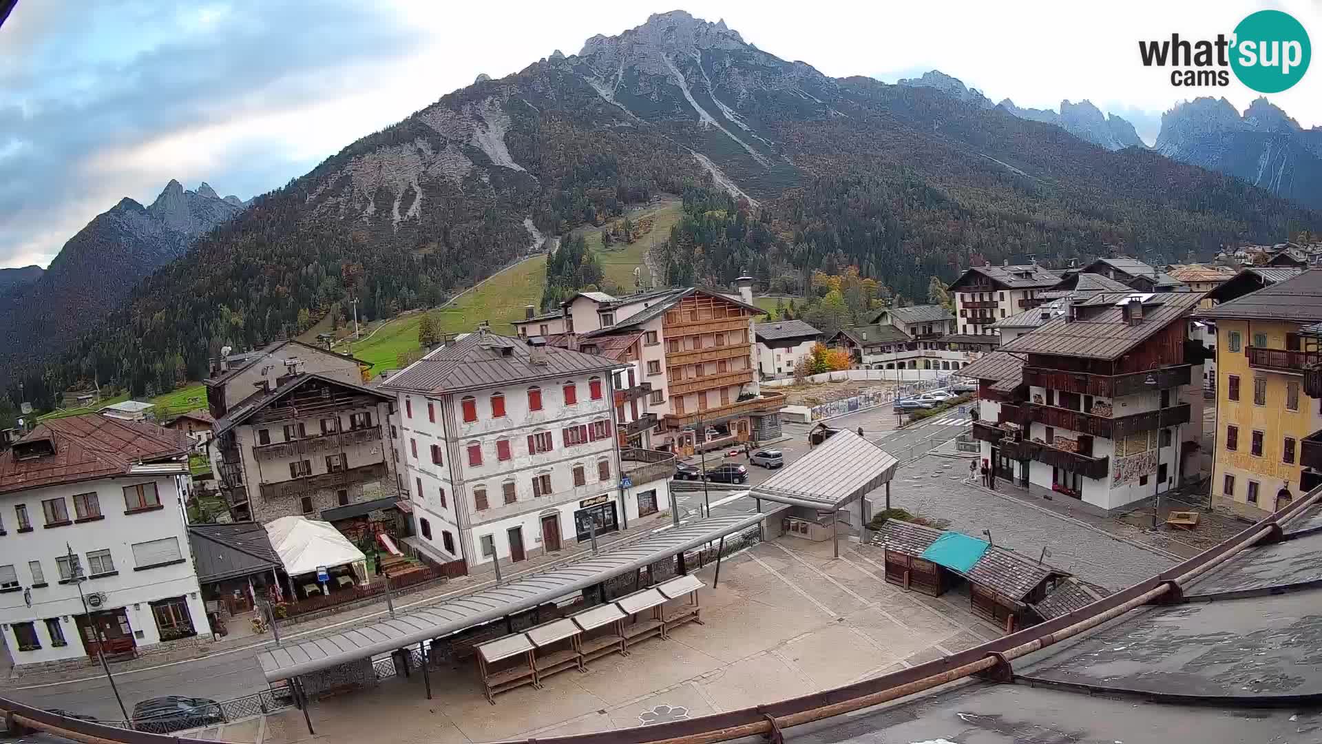 Piazza centrale di Forni di Sopra