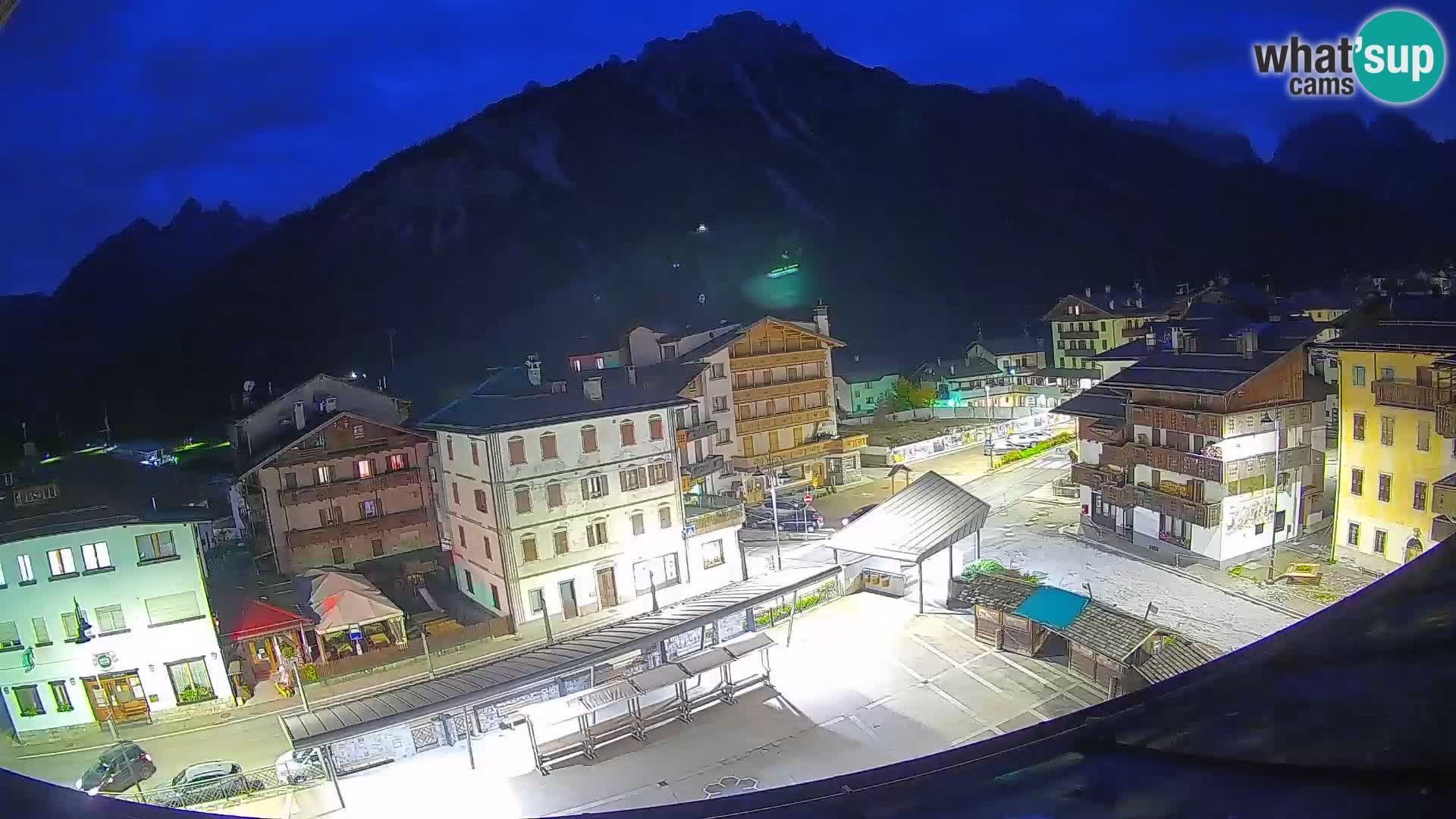 Piazza centrale di Forni di Sopra