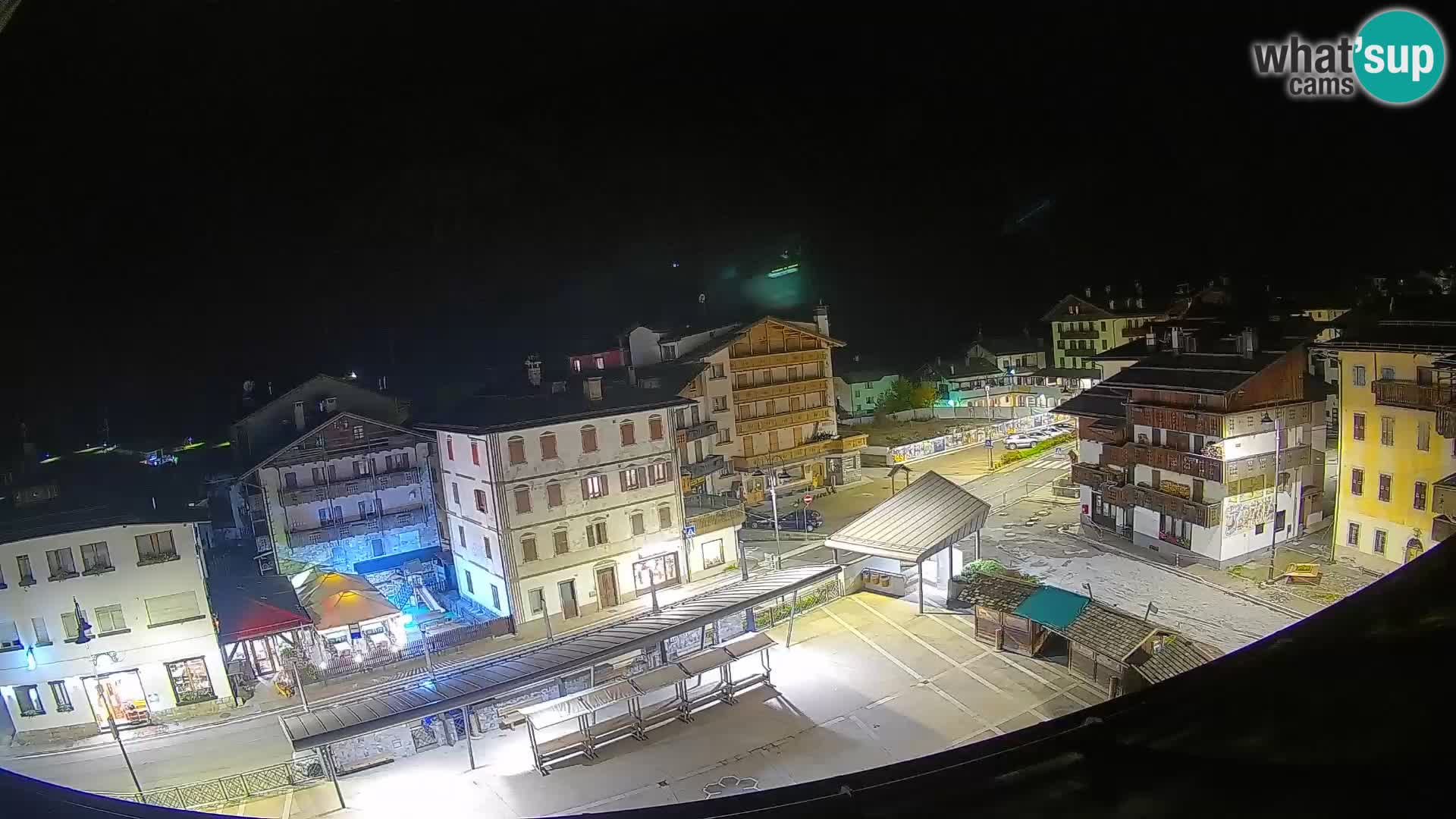 Piazza centrale di Forni di Sopra