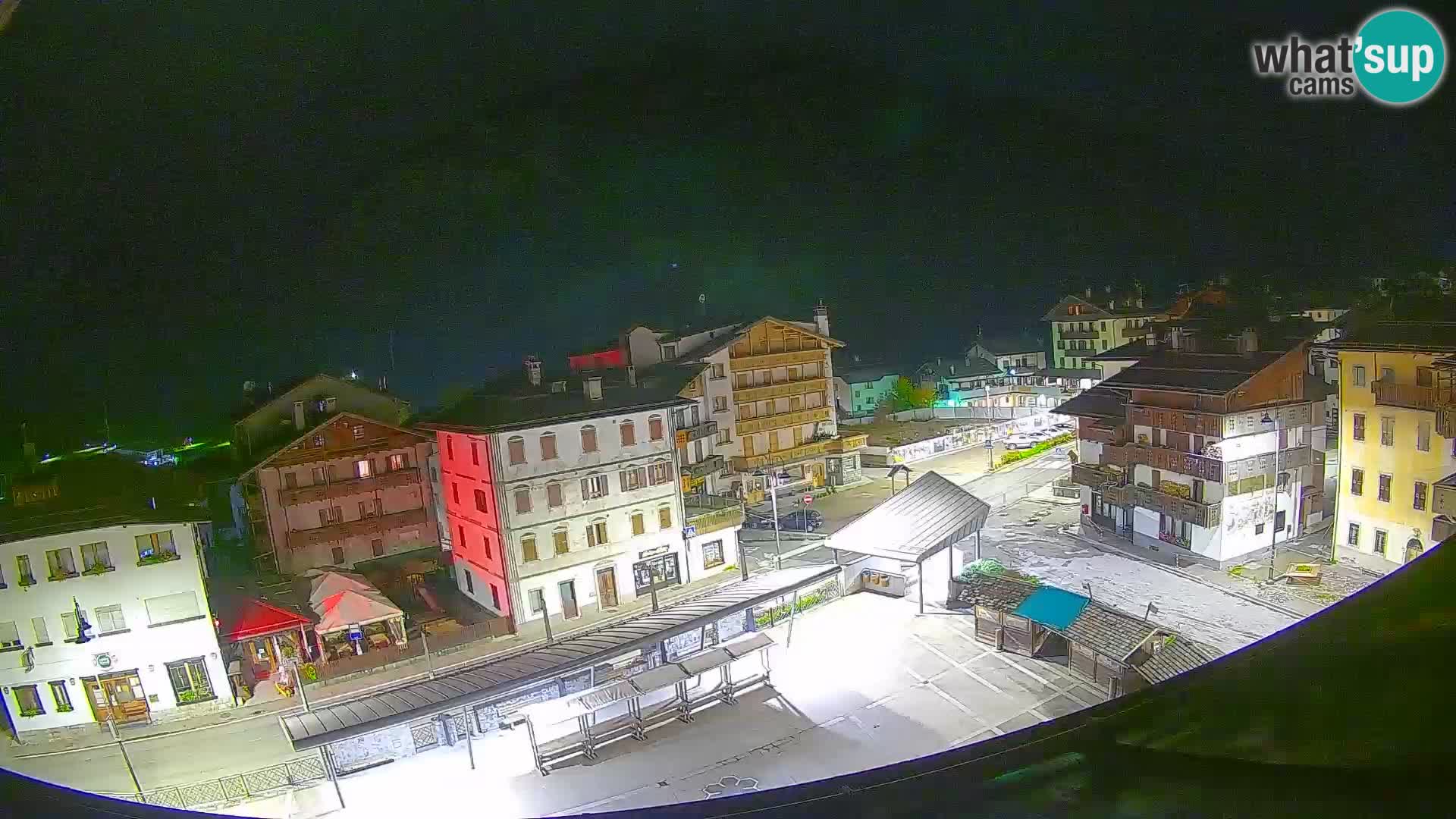 Piazza centrale di Forni di Sopra