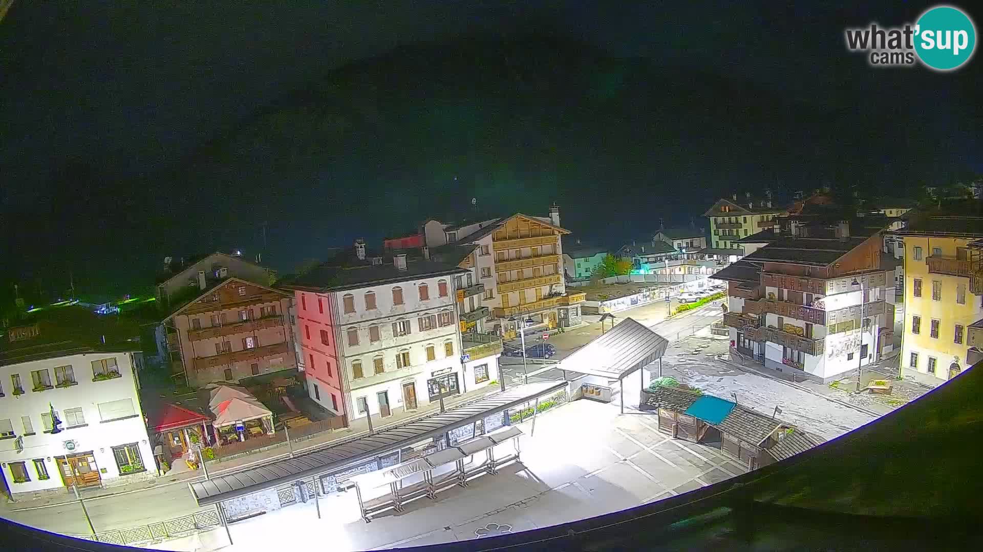 Piazza centrale di Forni di Sopra