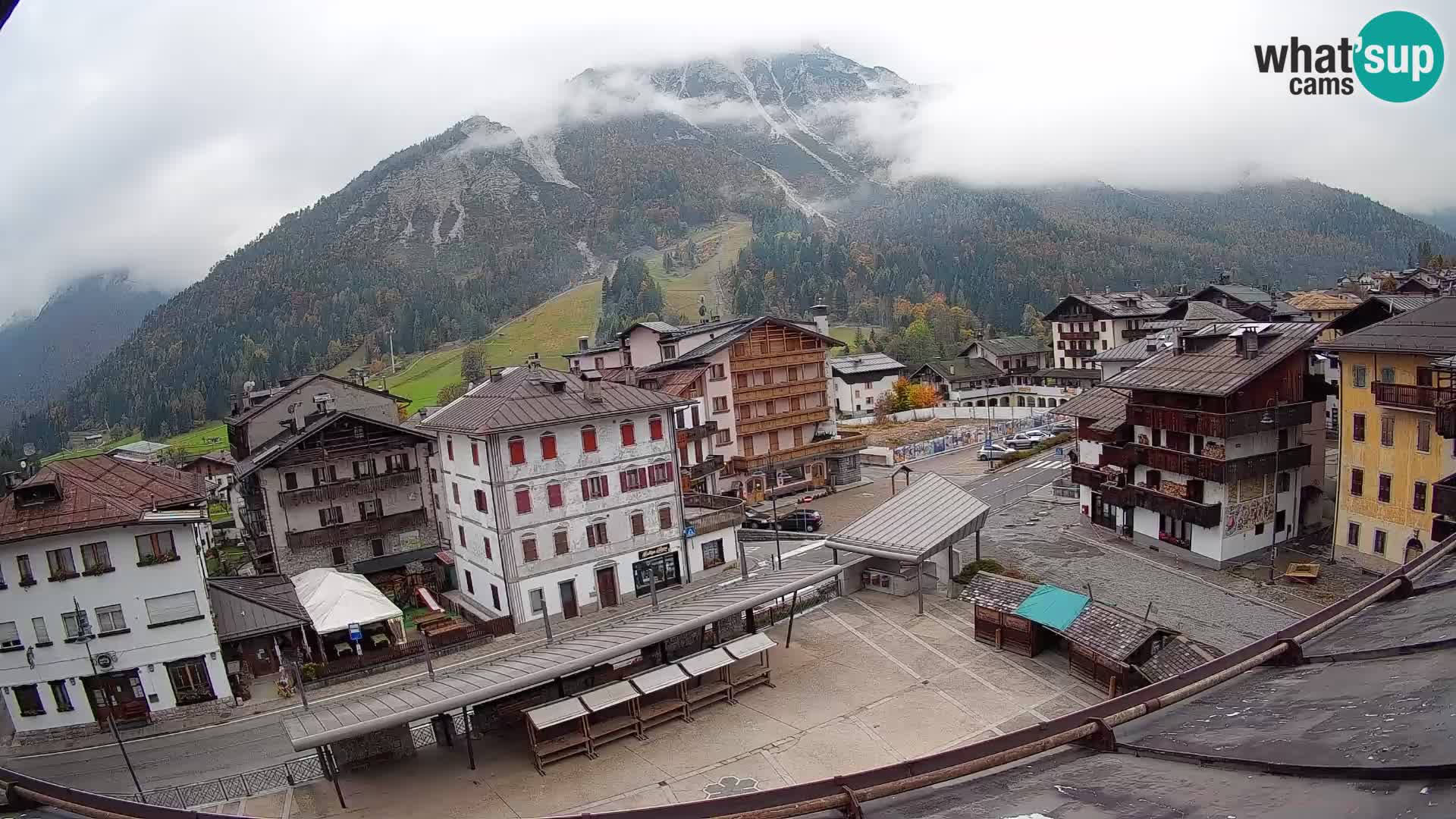 Hauptplatz von Forni di Sopra