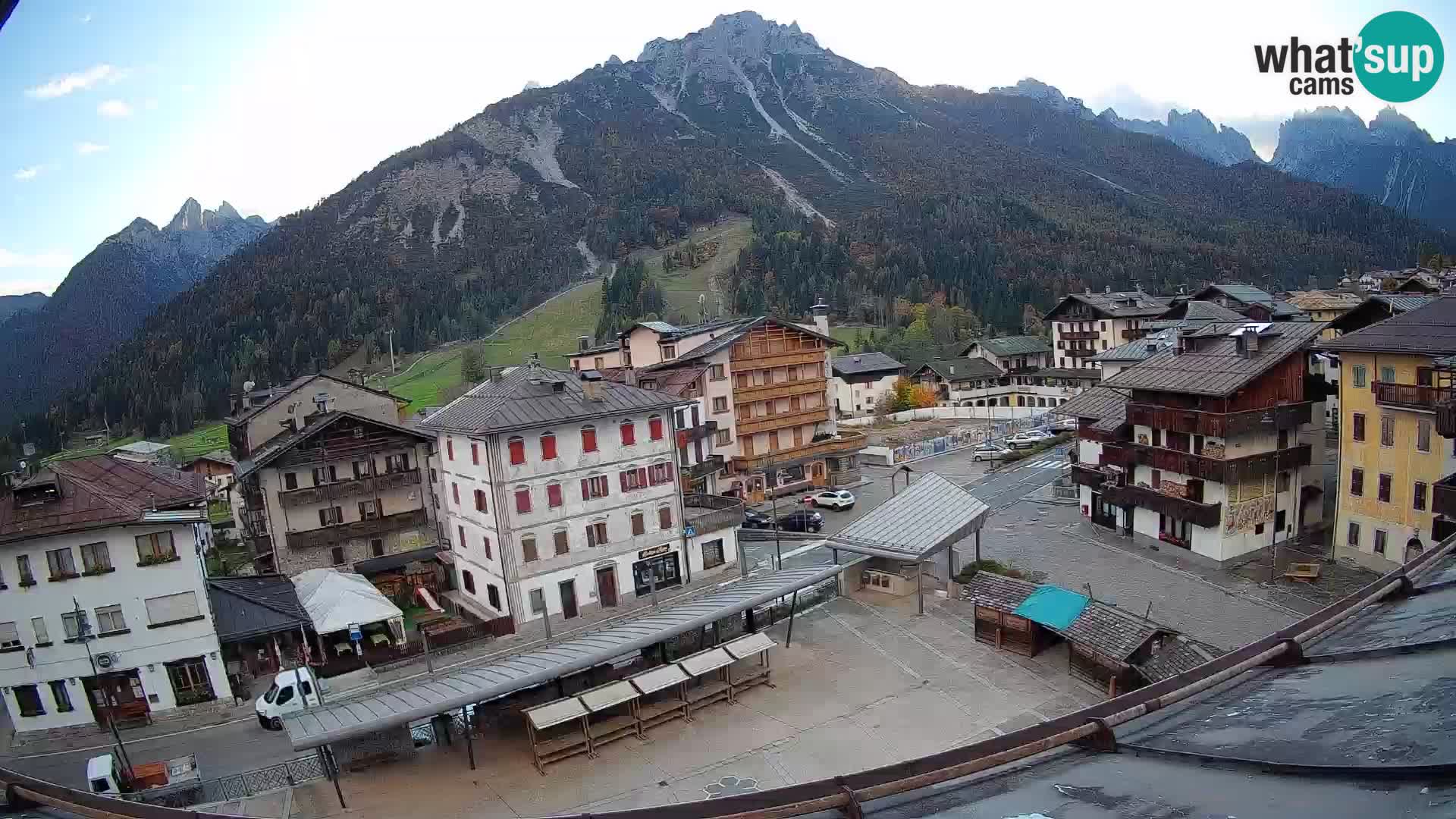 Plaza principal de Forni di Sopra