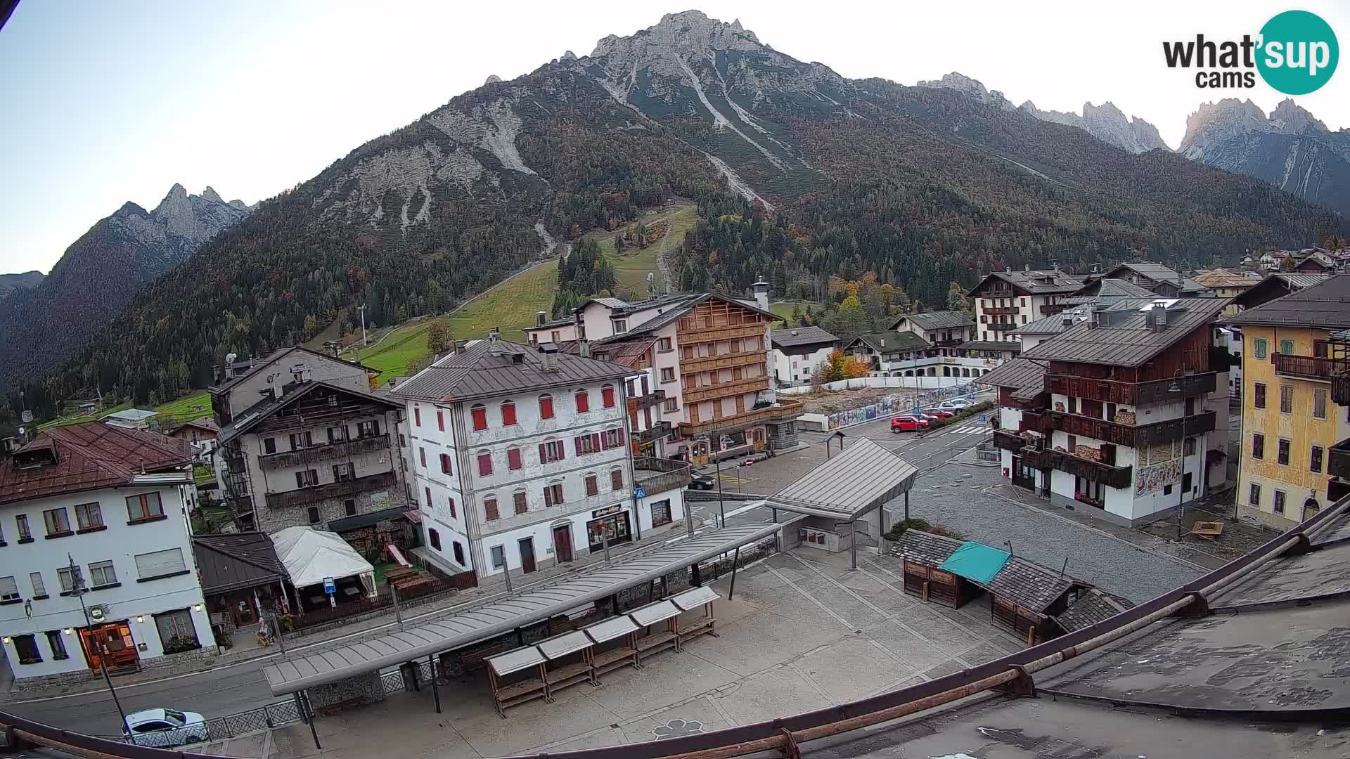 Plaza principal de Forni di Sopra