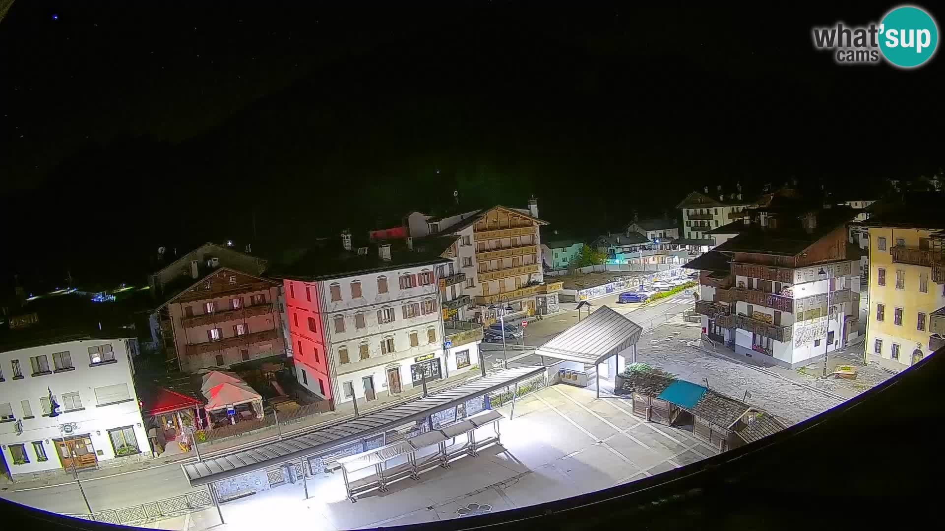 Piazza centrale di Forni di Sopra