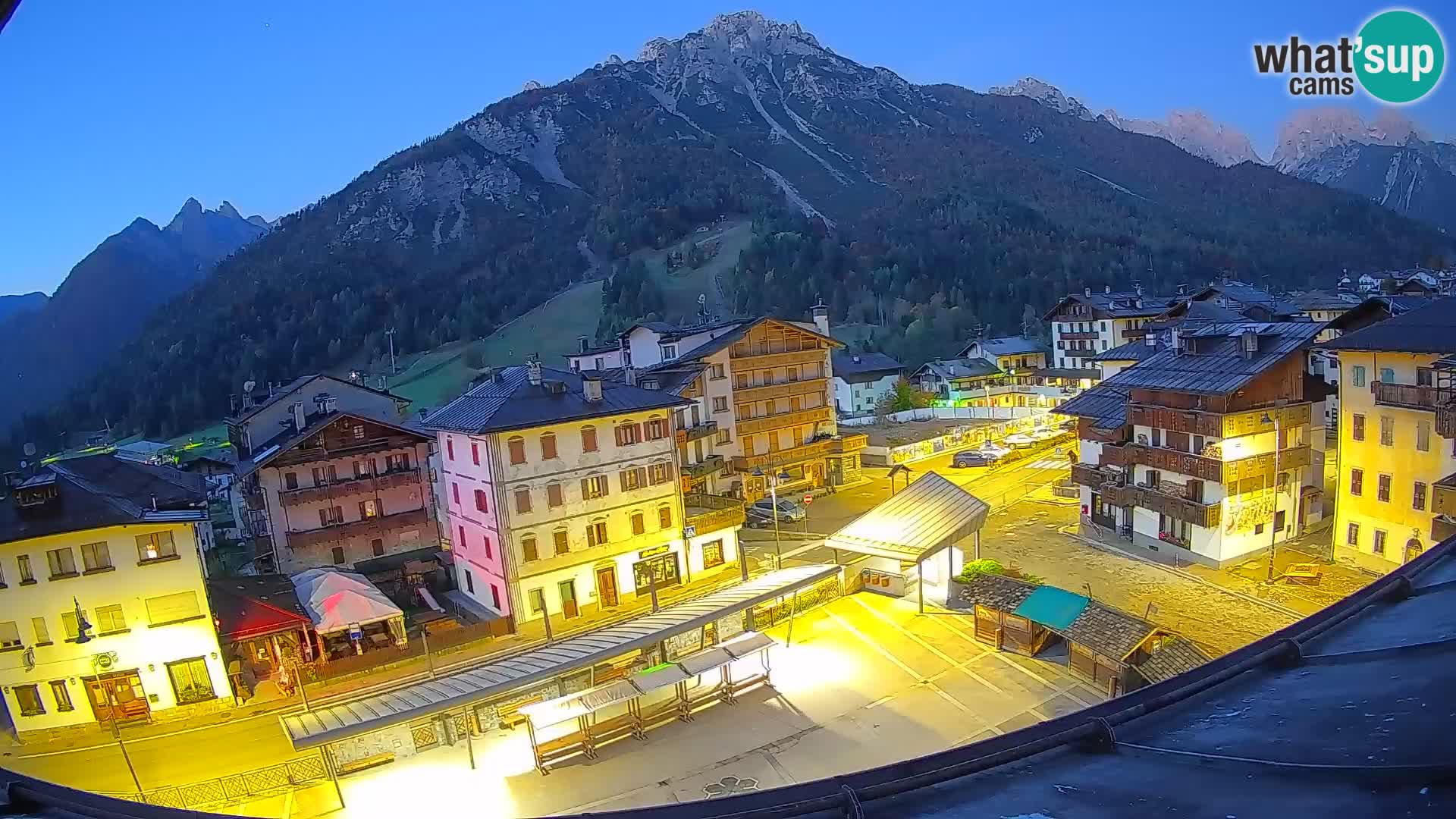 Plaza principal de Forni di Sopra