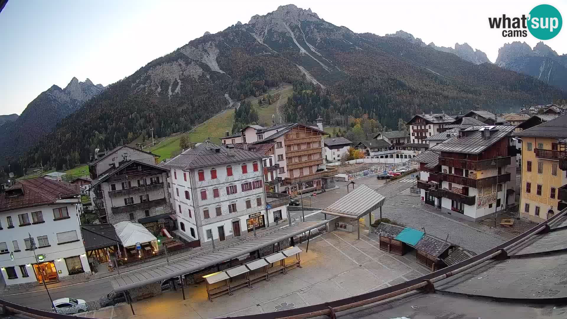 Piazza centrale di Forni di Sopra