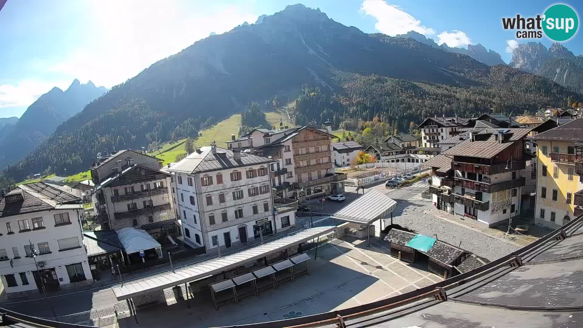 Piazza centrale di Forni di Sopra