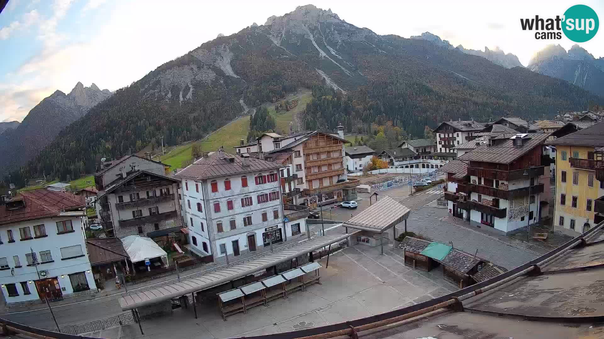 Plaza principal de Forni di Sopra