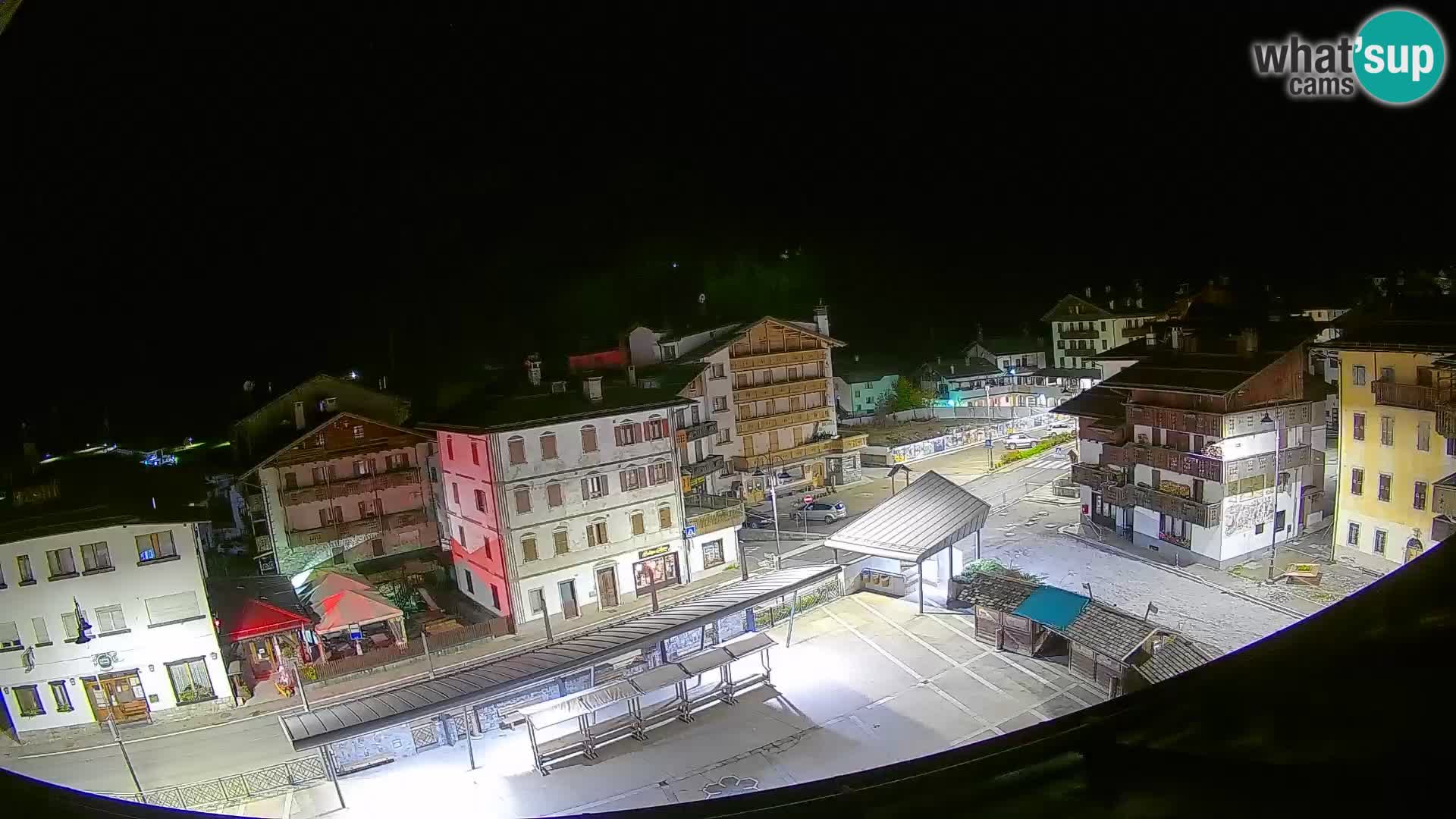 Plaza principal de Forni di Sopra
