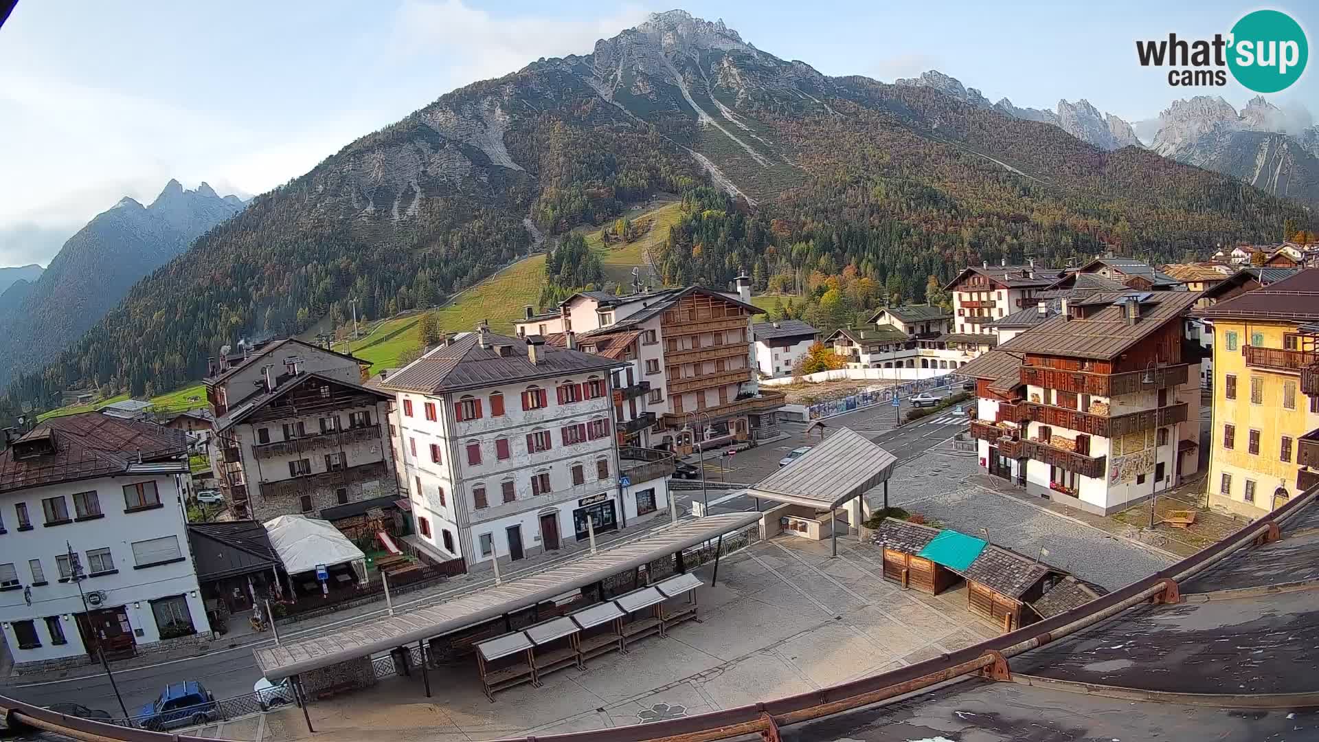Piazza centrale di Forni di Sopra