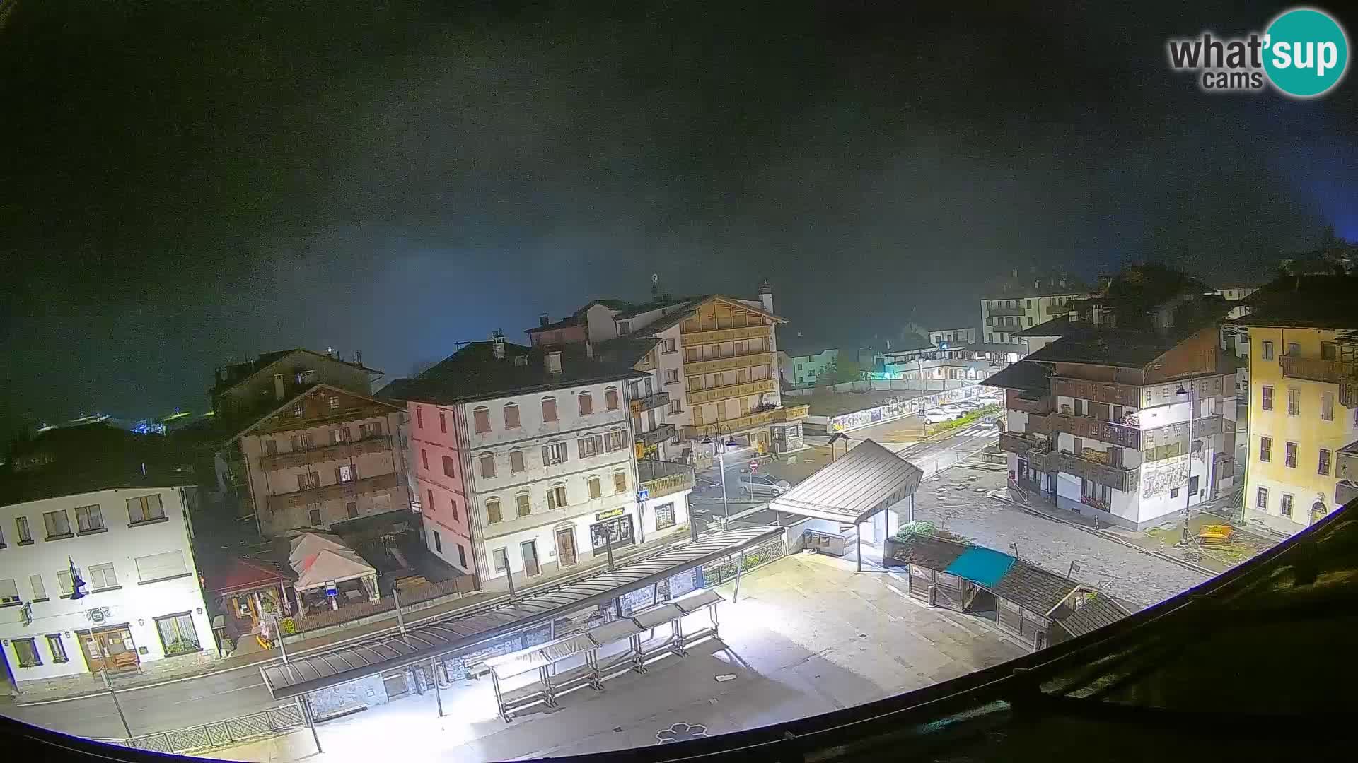 Piazza centrale di Forni di Sopra