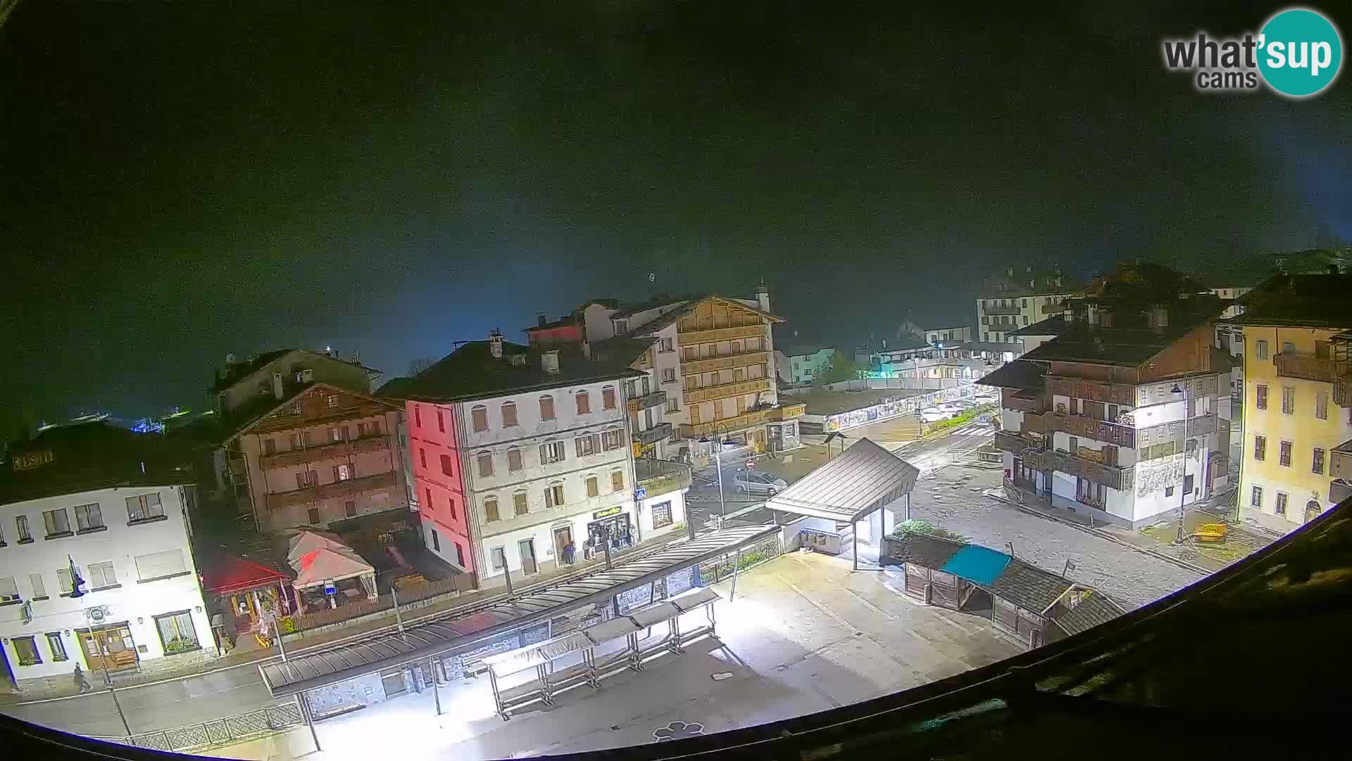 Piazza centrale di Forni di Sopra