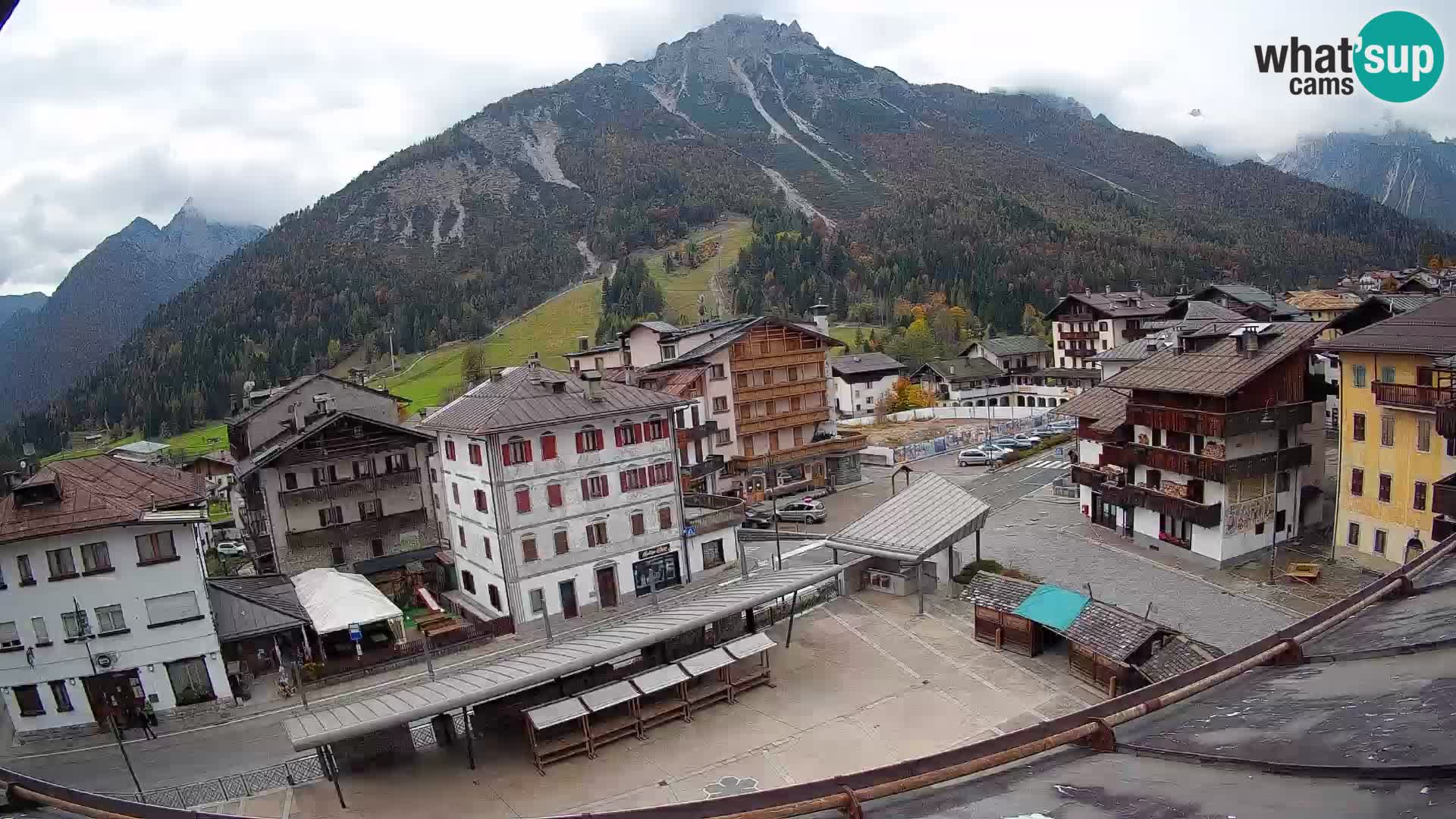 Plaza principal de Forni di Sopra