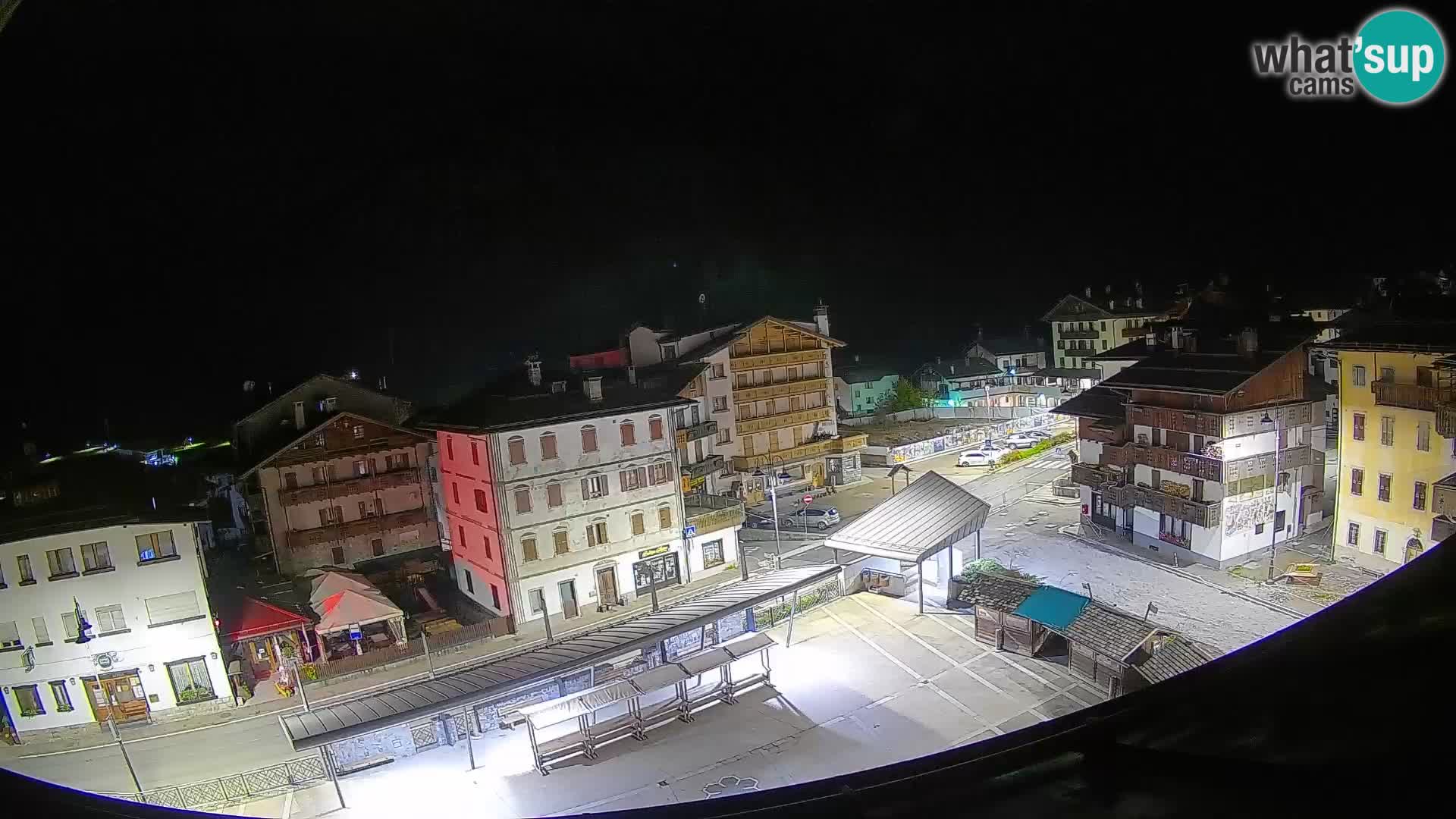 Piazza centrale di Forni di Sopra