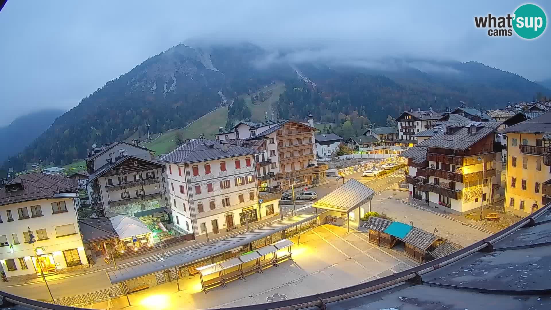 Piazza centrale di Forni di Sopra