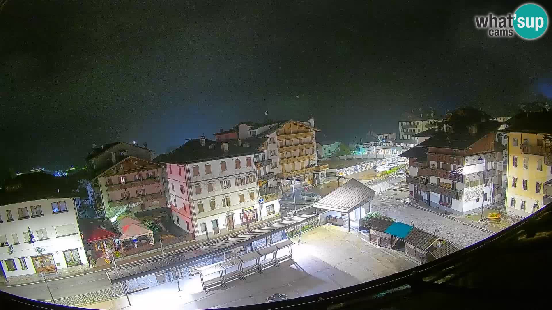 Piazza centrale di Forni di Sopra