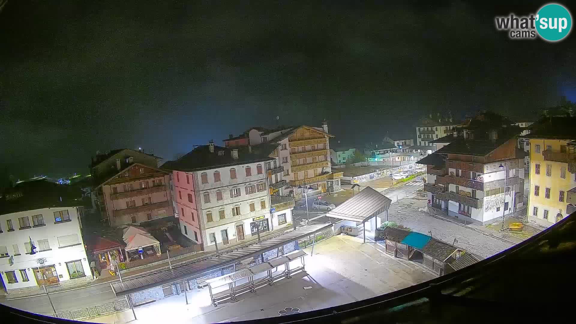Piazza centrale di Forni di Sopra