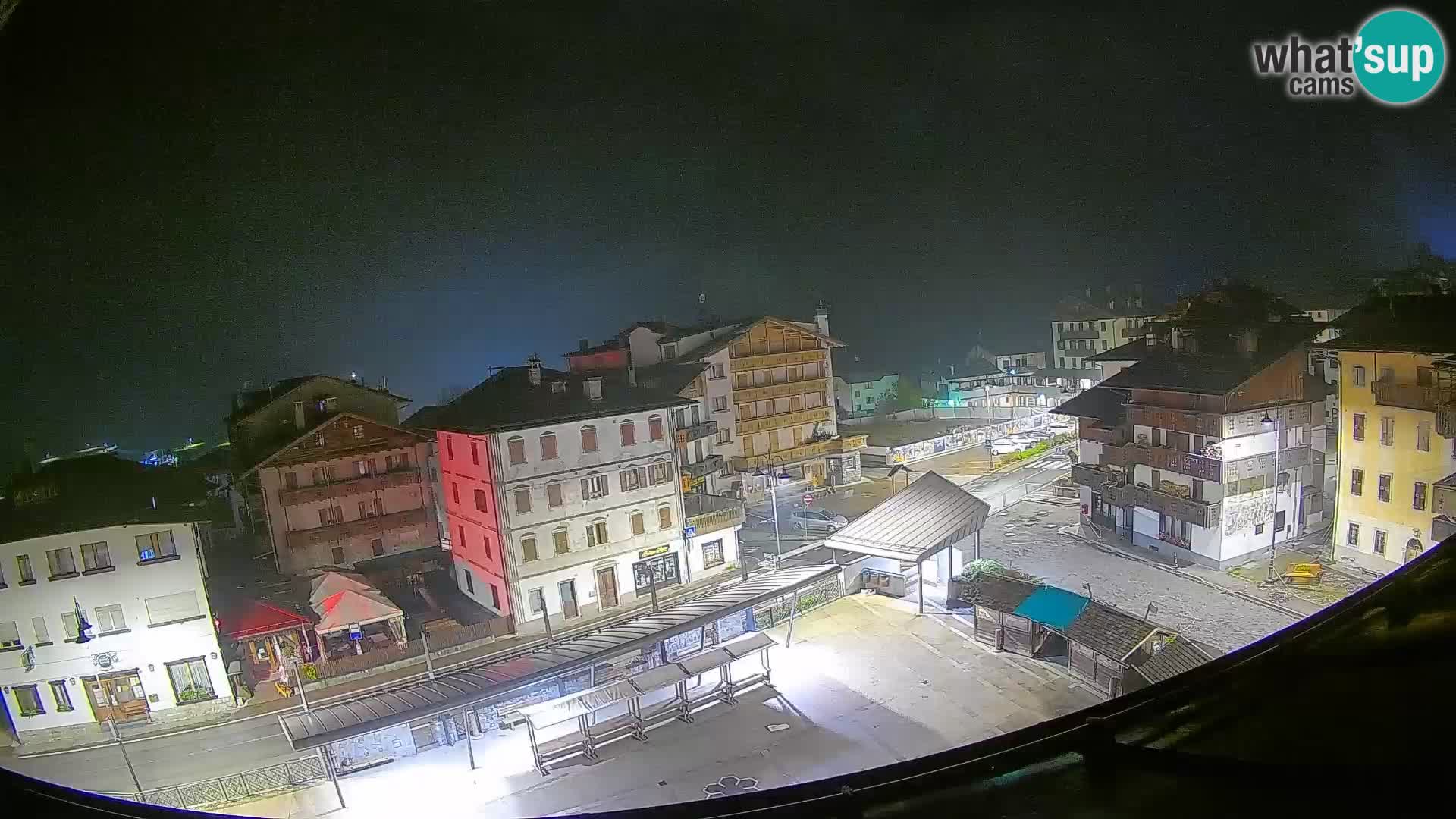 Plaza principal de Forni di Sopra