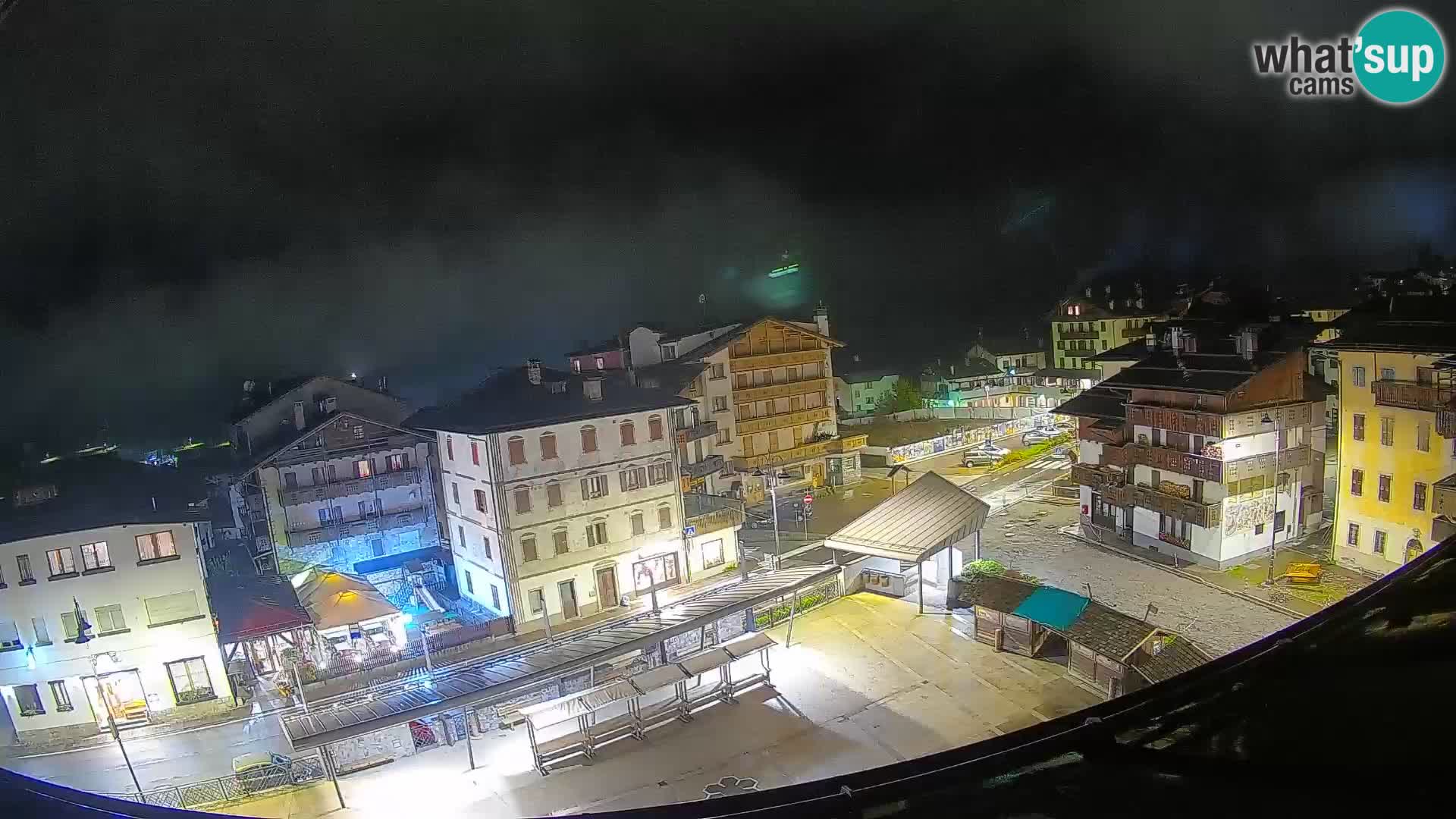 Piazza centrale di Forni di Sopra