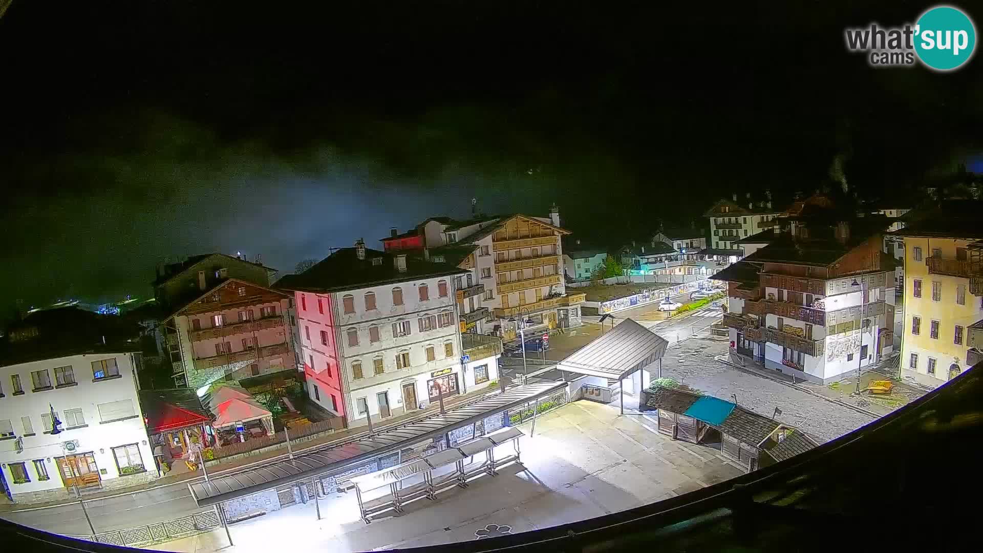 Plaza principal de Forni di Sopra