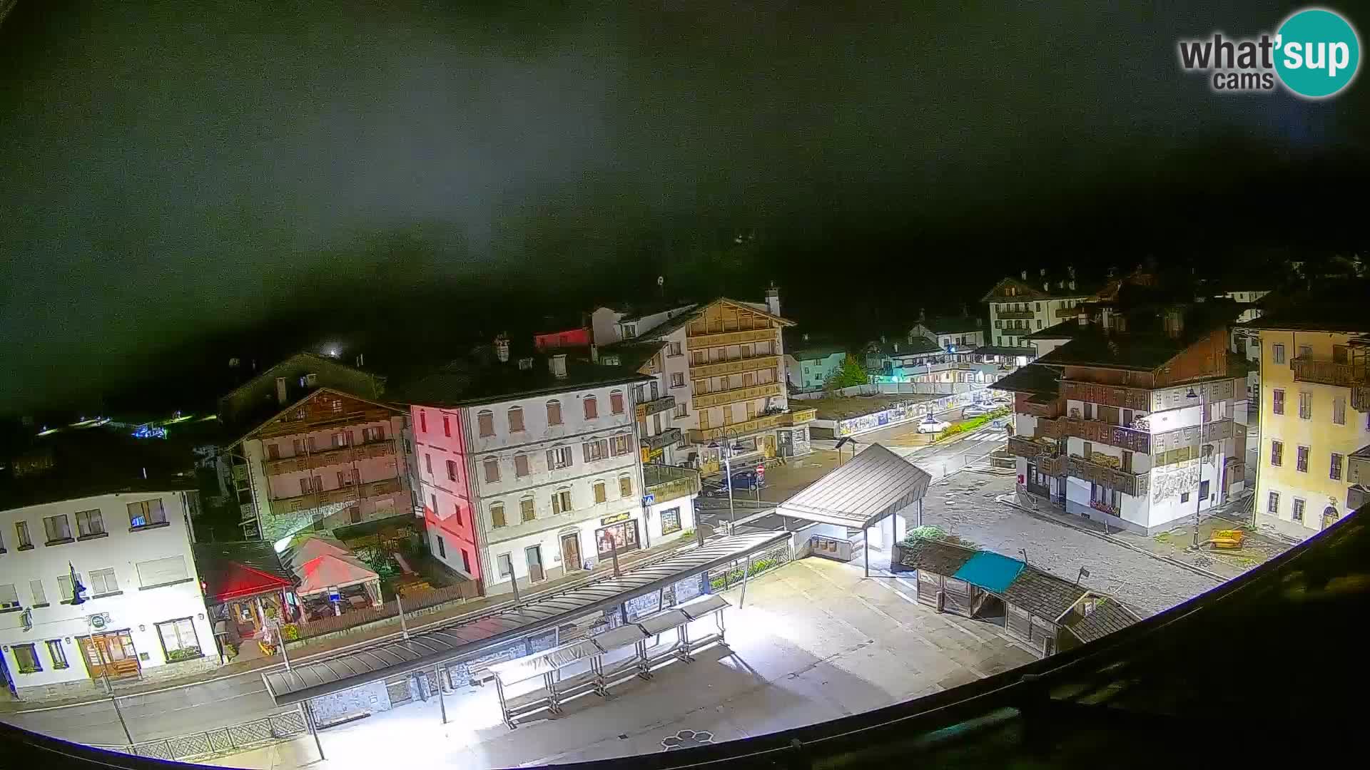 Piazza centrale di Forni di Sopra