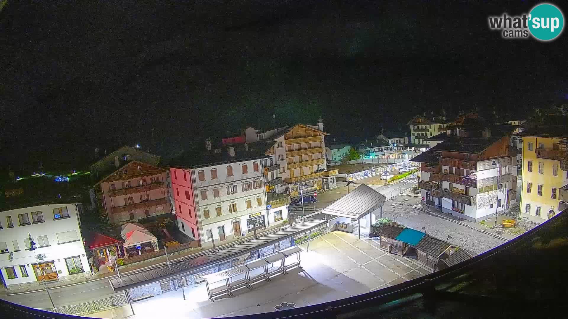 Plaza principal de Forni di Sopra