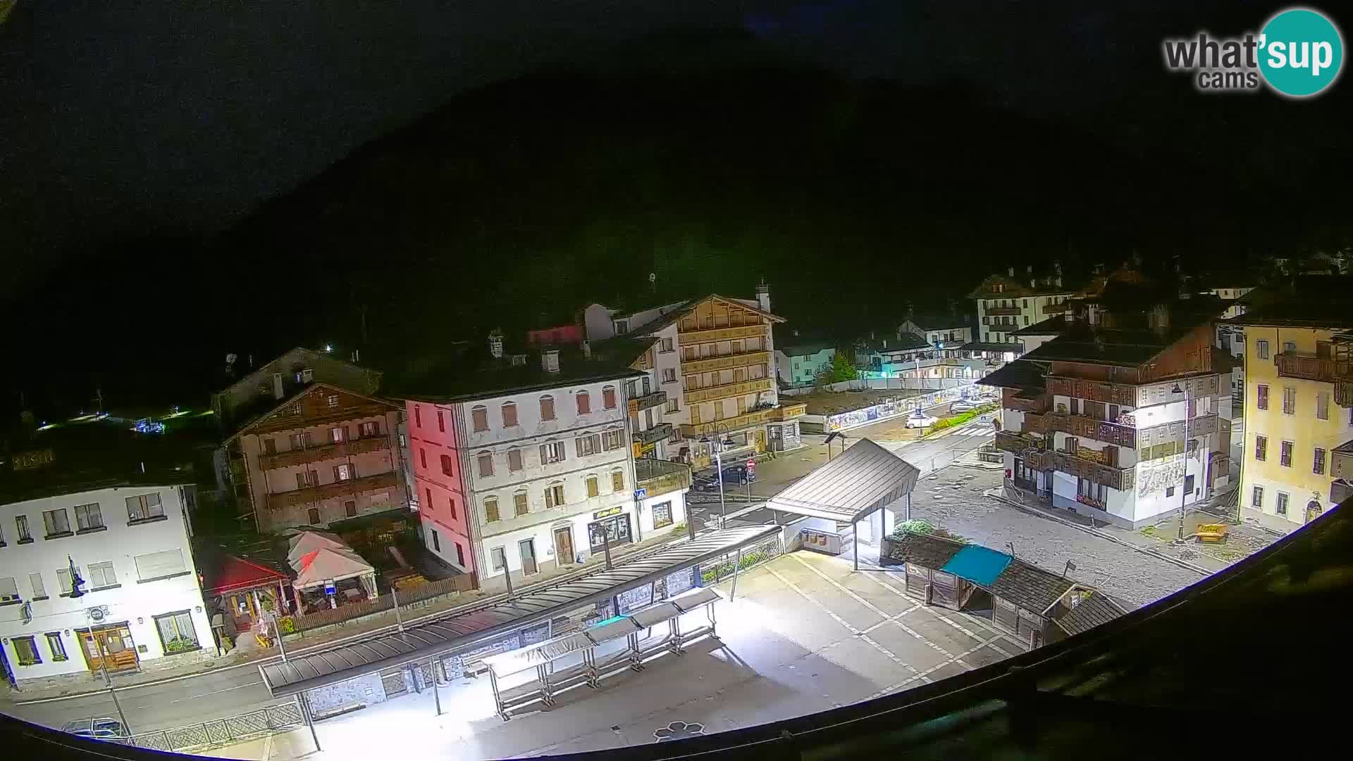 Plaza principal de Forni di Sopra