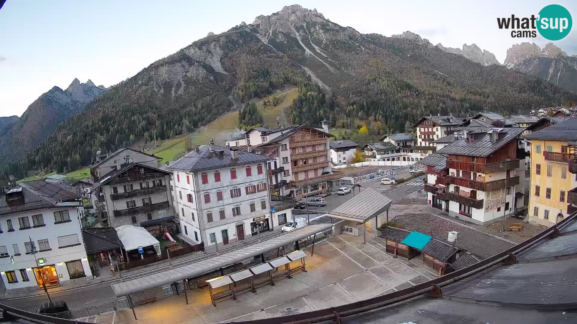 Piazza centrale di Forni di Sopra