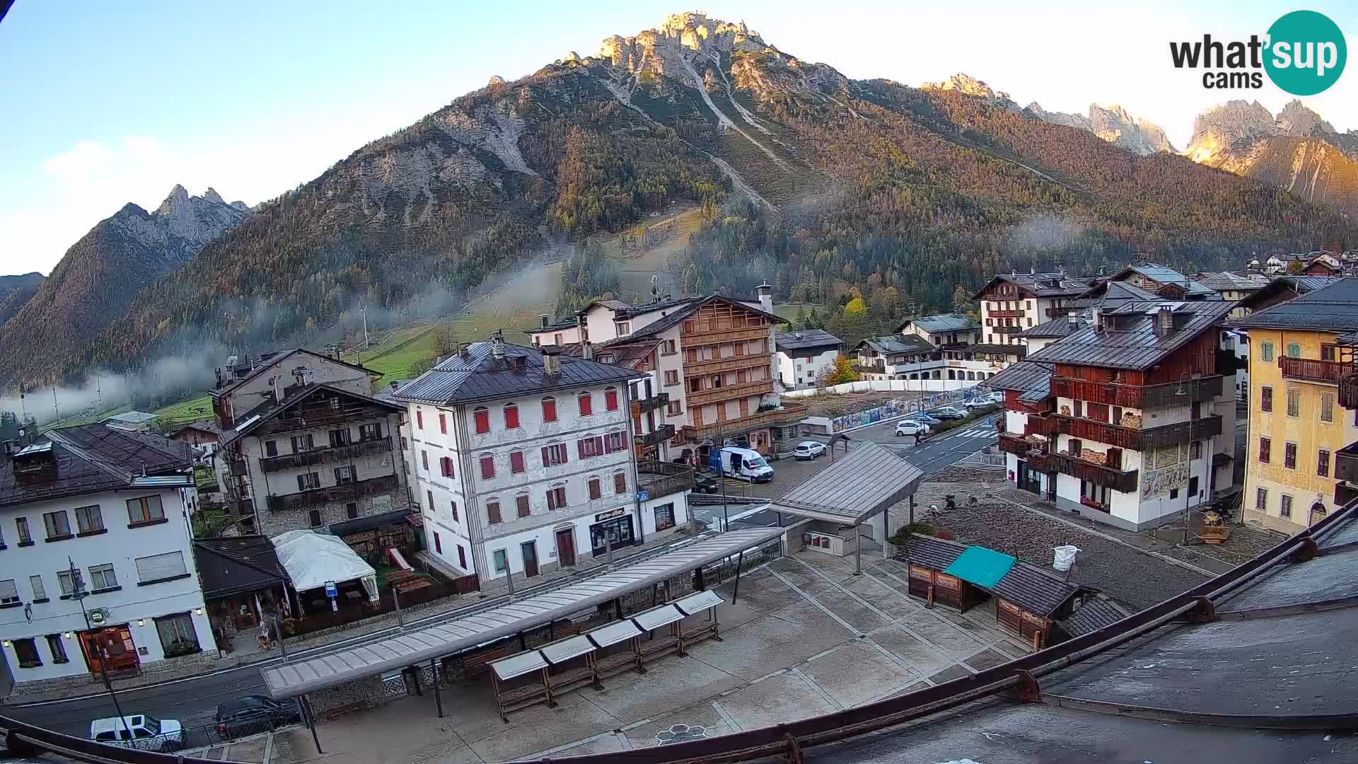 Piazza centrale di Forni di Sopra