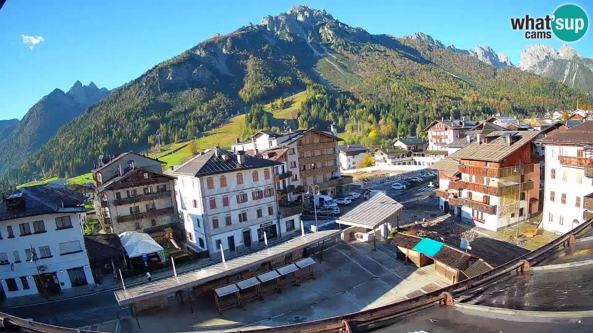 Plaza principal de Forni di Sopra