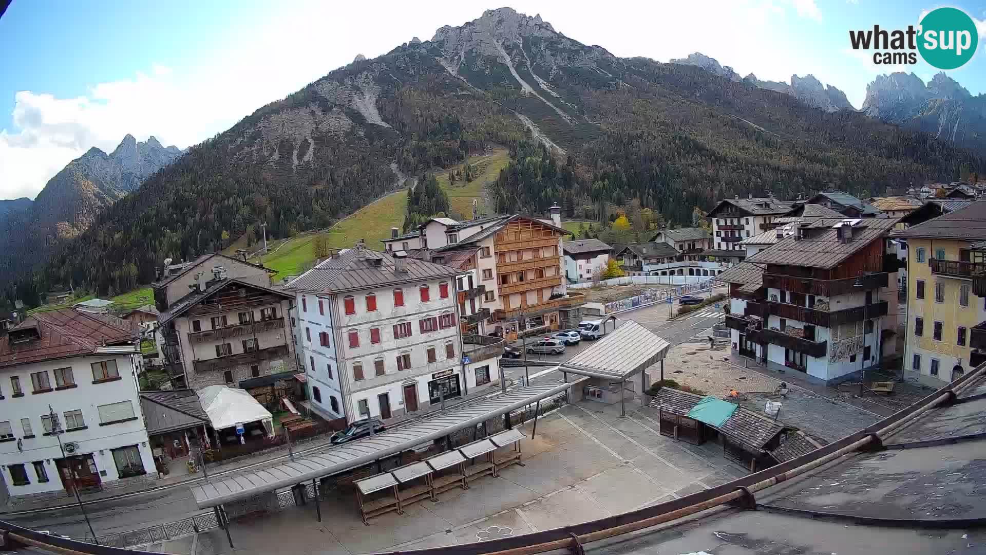 Piazza centrale di Forni di Sopra