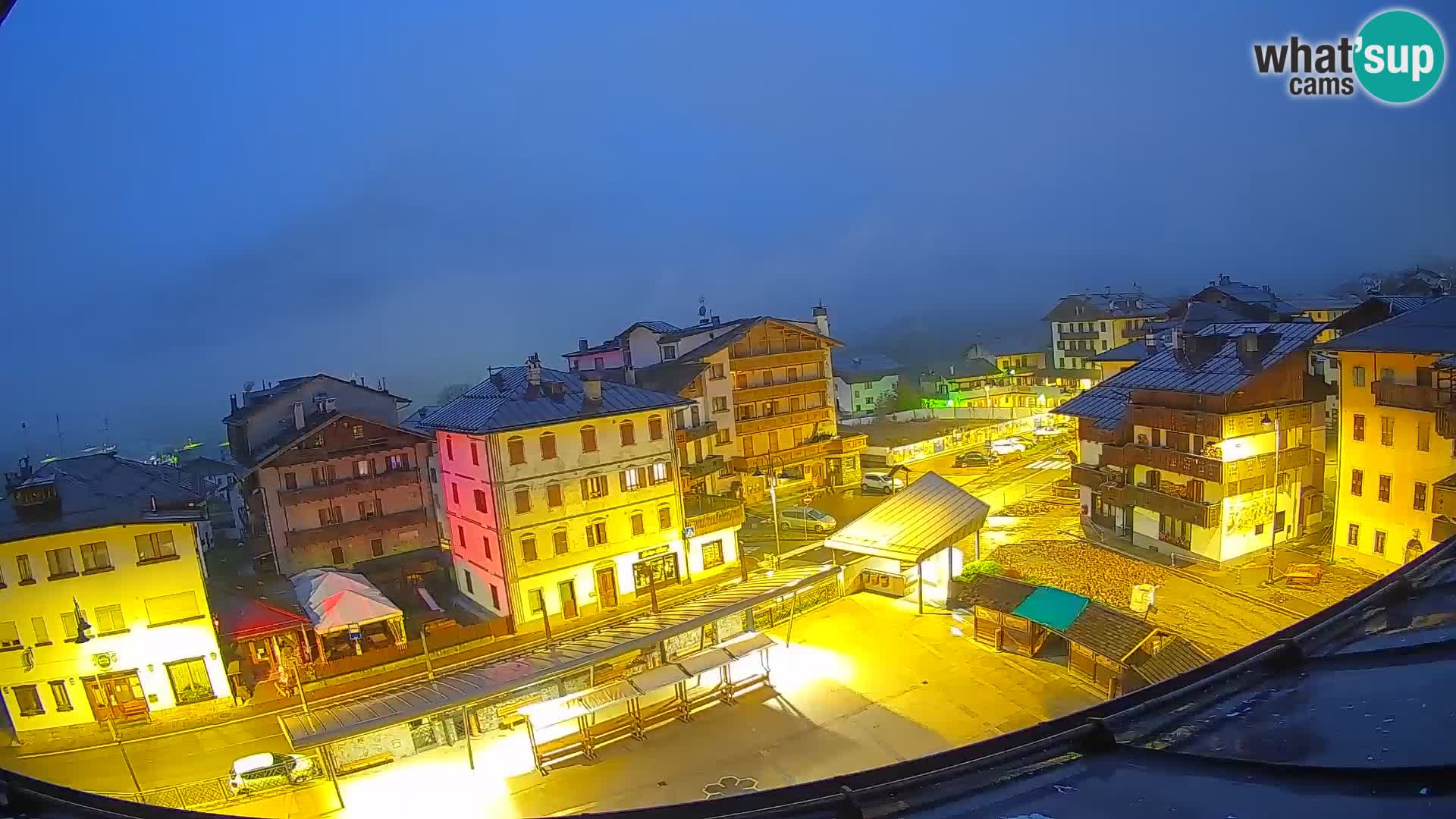 Piazza centrale di Forni di Sopra