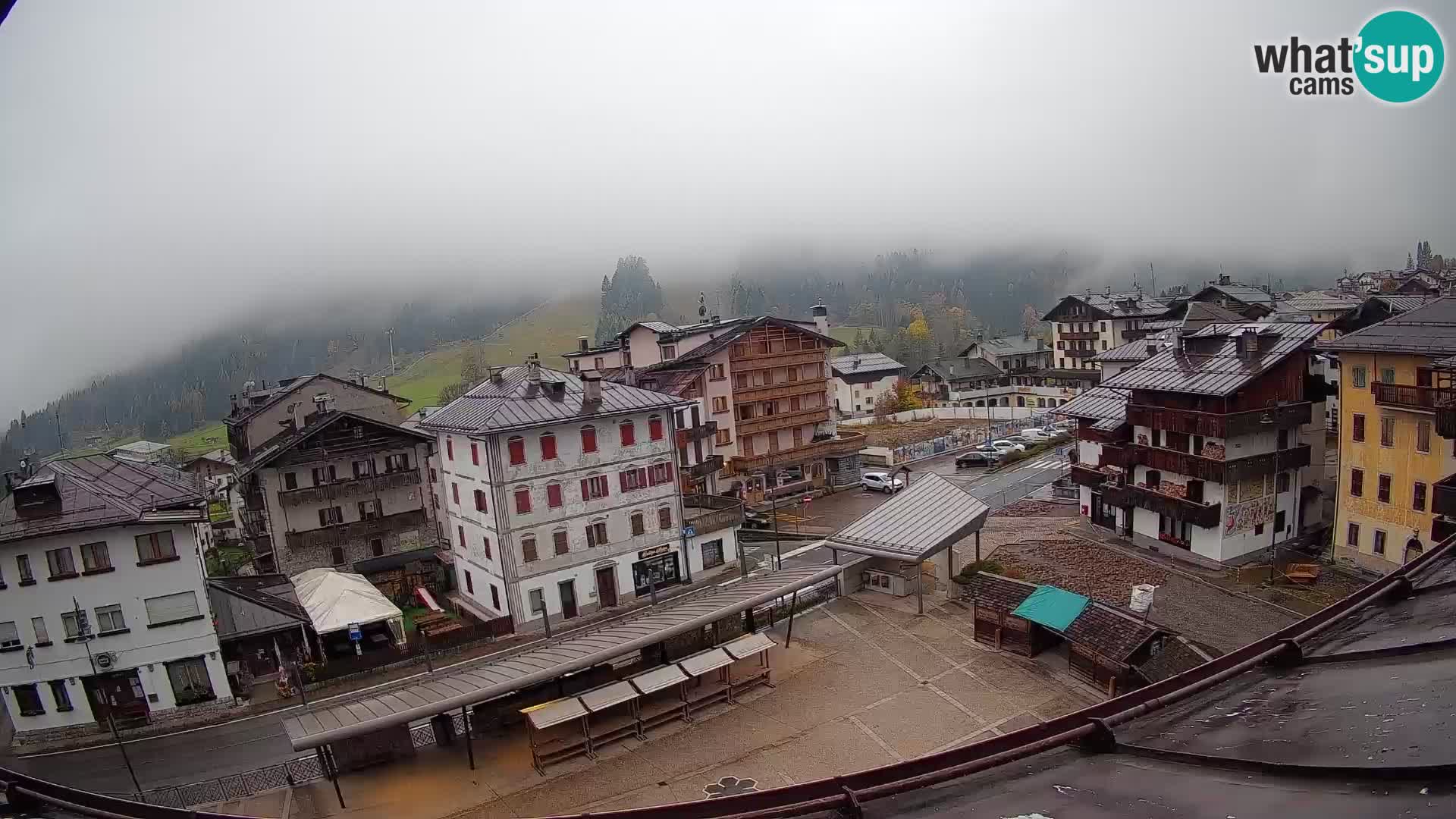 Piazza centrale di Forni di Sopra
