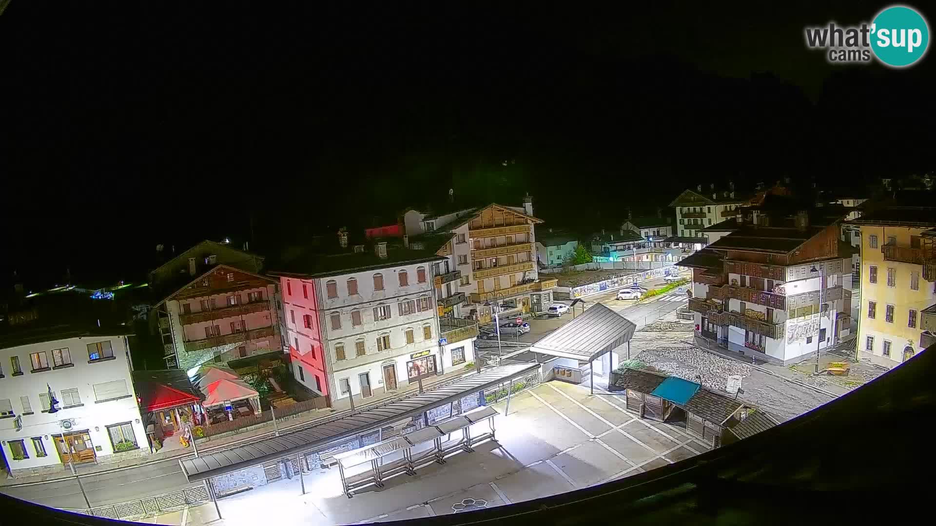 Piazza centrale di Forni di Sopra