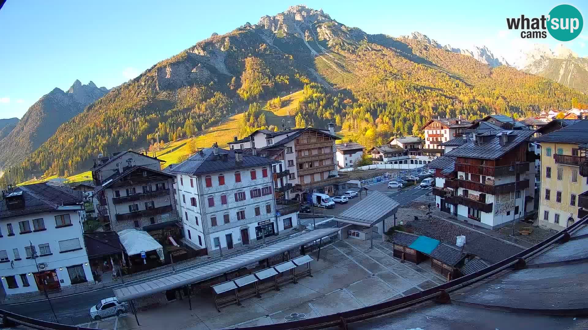 Piazza centrale di Forni di Sopra