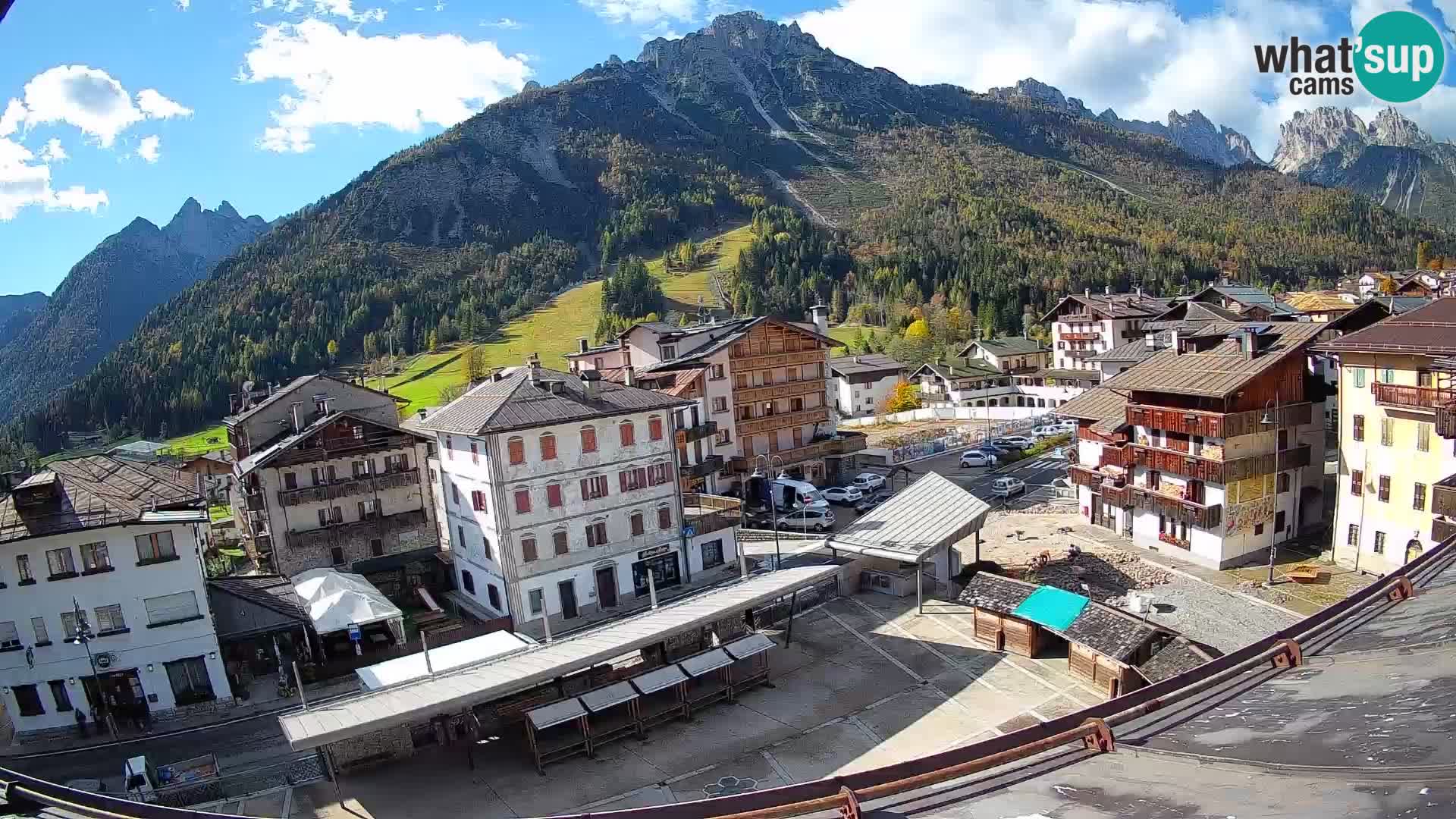Plaza principal de Forni di Sopra