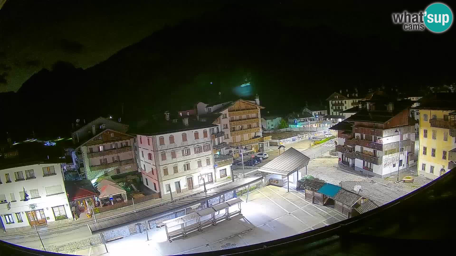 Plaza principal de Forni di Sopra
