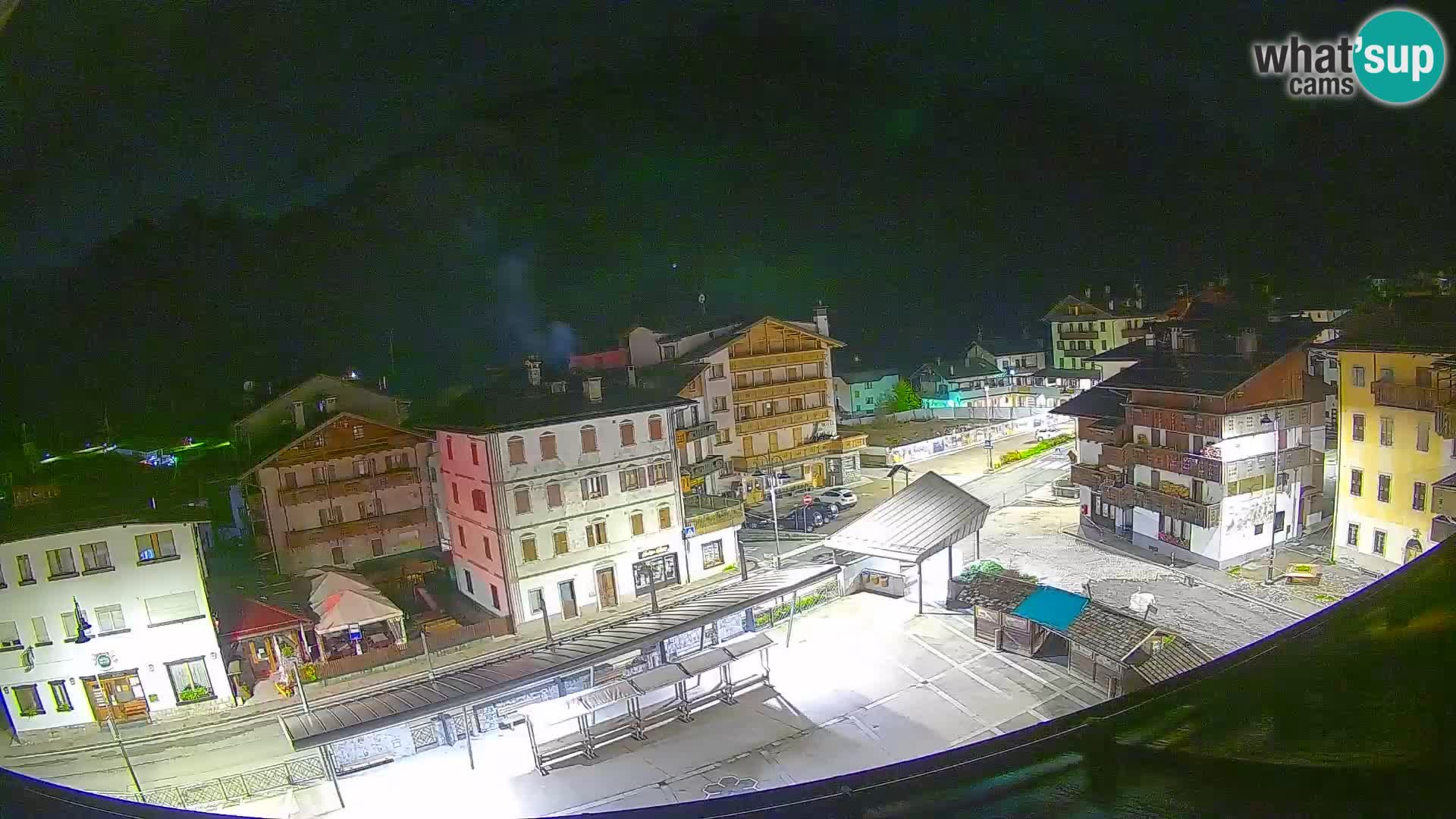 Plaza principal de Forni di Sopra