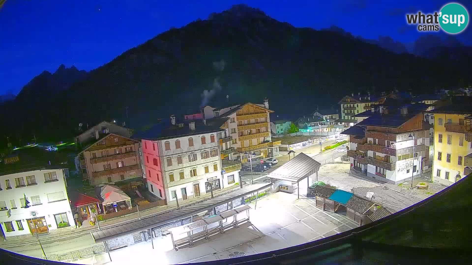 Piazza centrale di Forni di Sopra