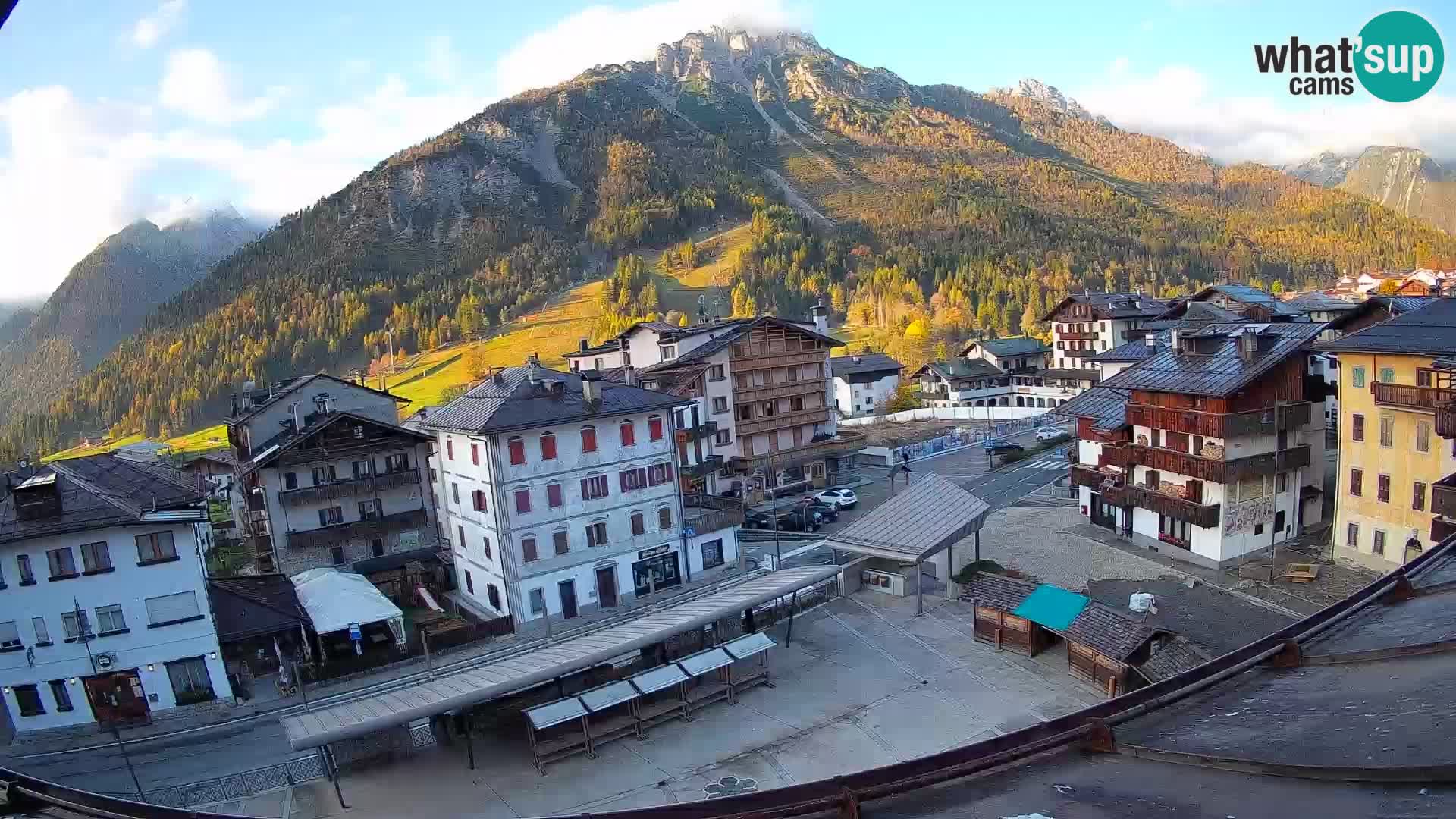 Plaza principal de Forni di Sopra