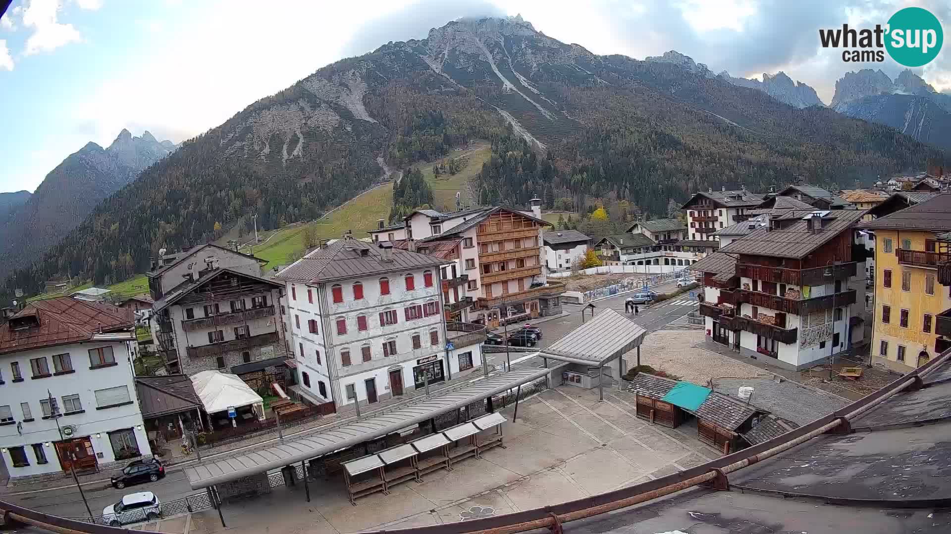 Piazza centrale di Forni di Sopra