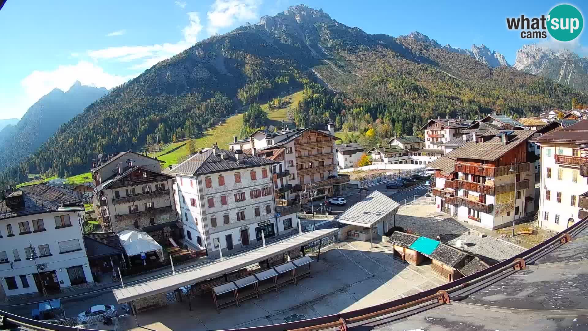 Piazza centrale di Forni di Sopra