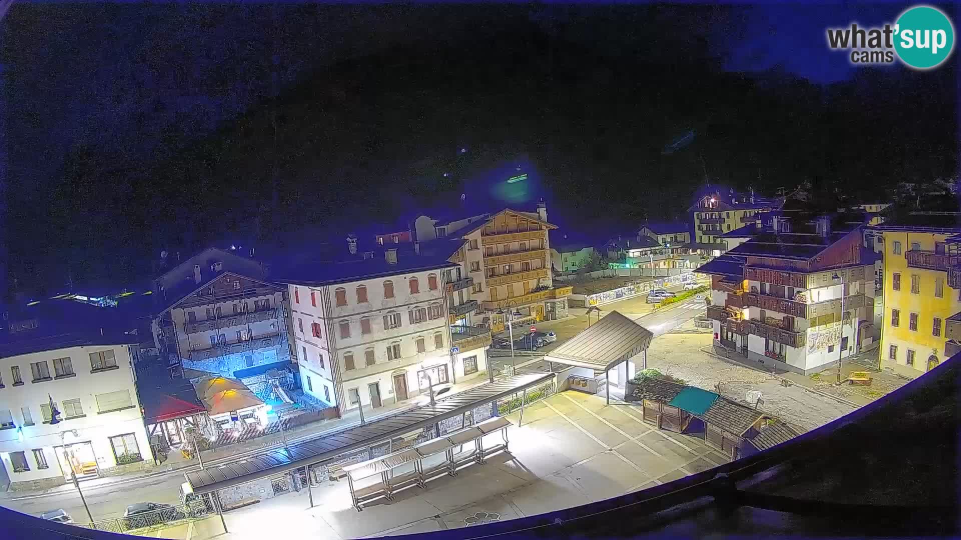 Piazza centrale di Forni di Sopra